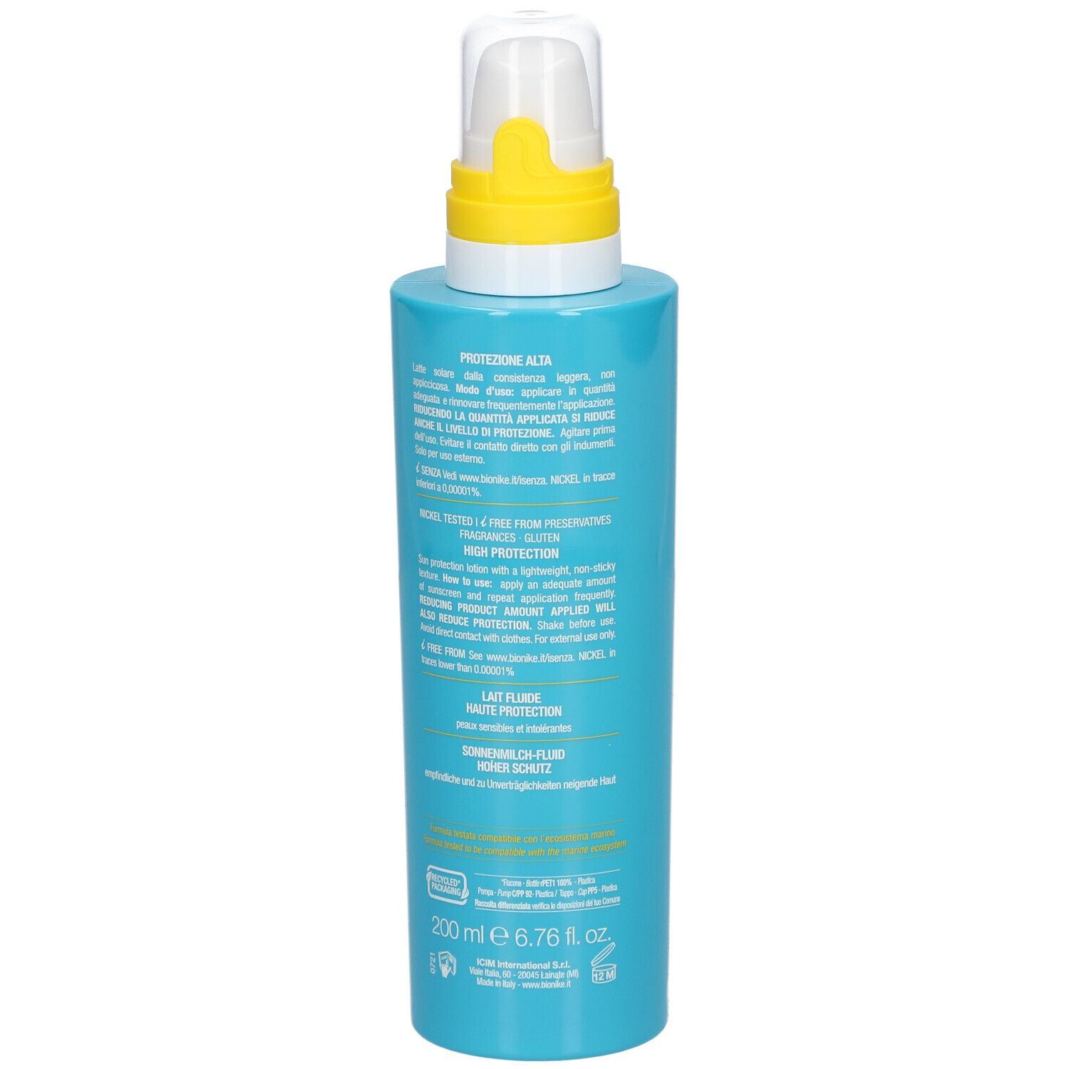 Türkisblaue Flasche mit weißem Sprühkopf und gelbem Ring. Rückseite mit Text. Marke: BioNike.