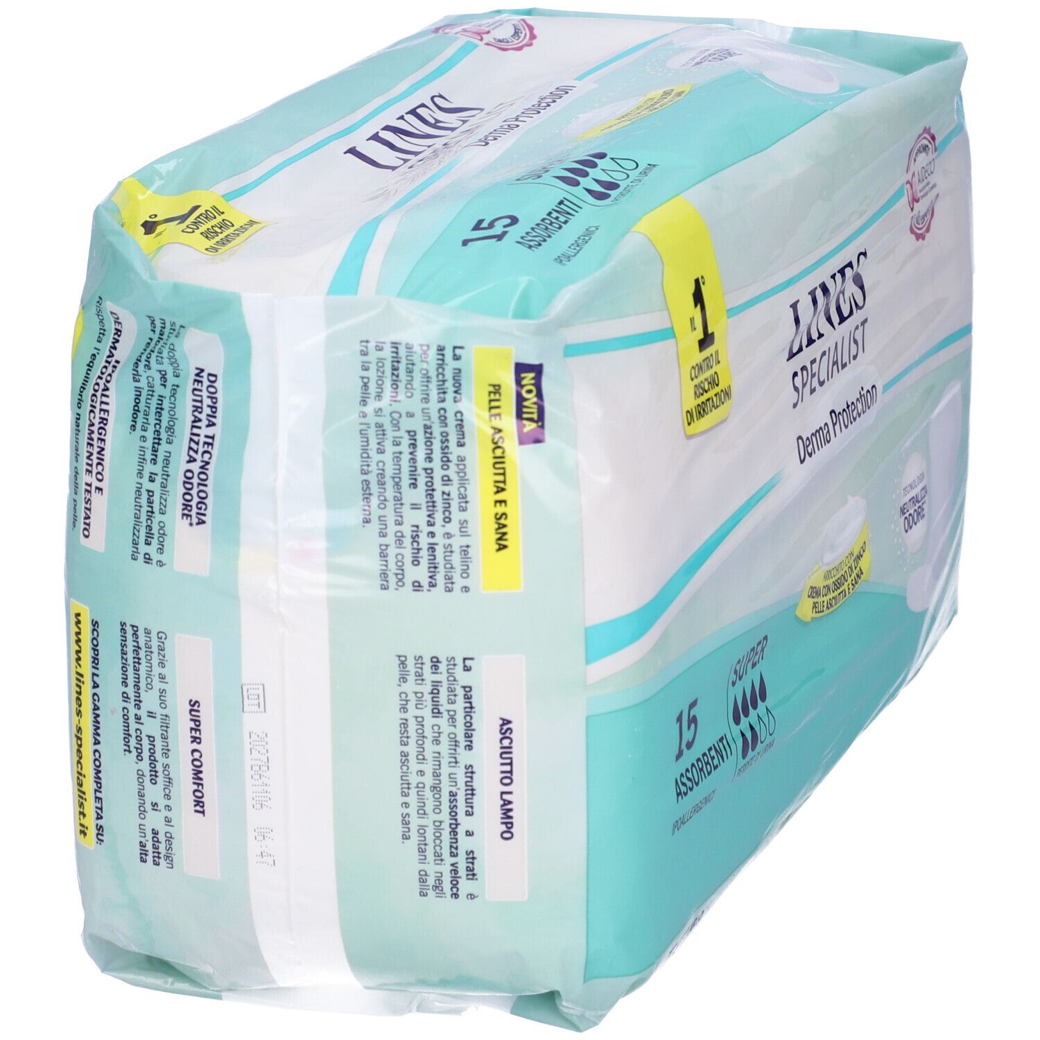 Confezione di assorbenti. Scritta: LINES Specialist Derma Protection. 15 pezzi, super assorbenti. Con certificazione.
