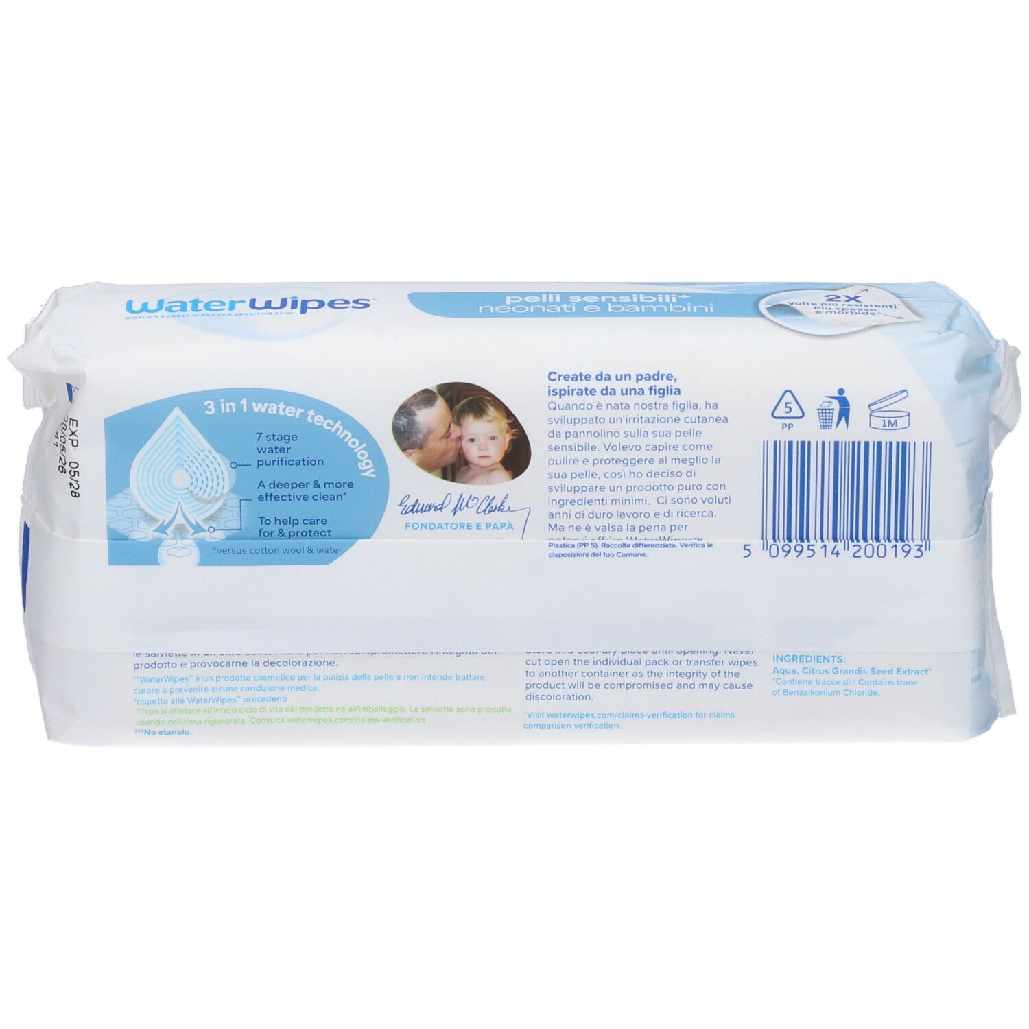 Rückseite einer Feuchttücherpackung mit Informationen zur 3-in-1-Wassertechnologie und Barcode.