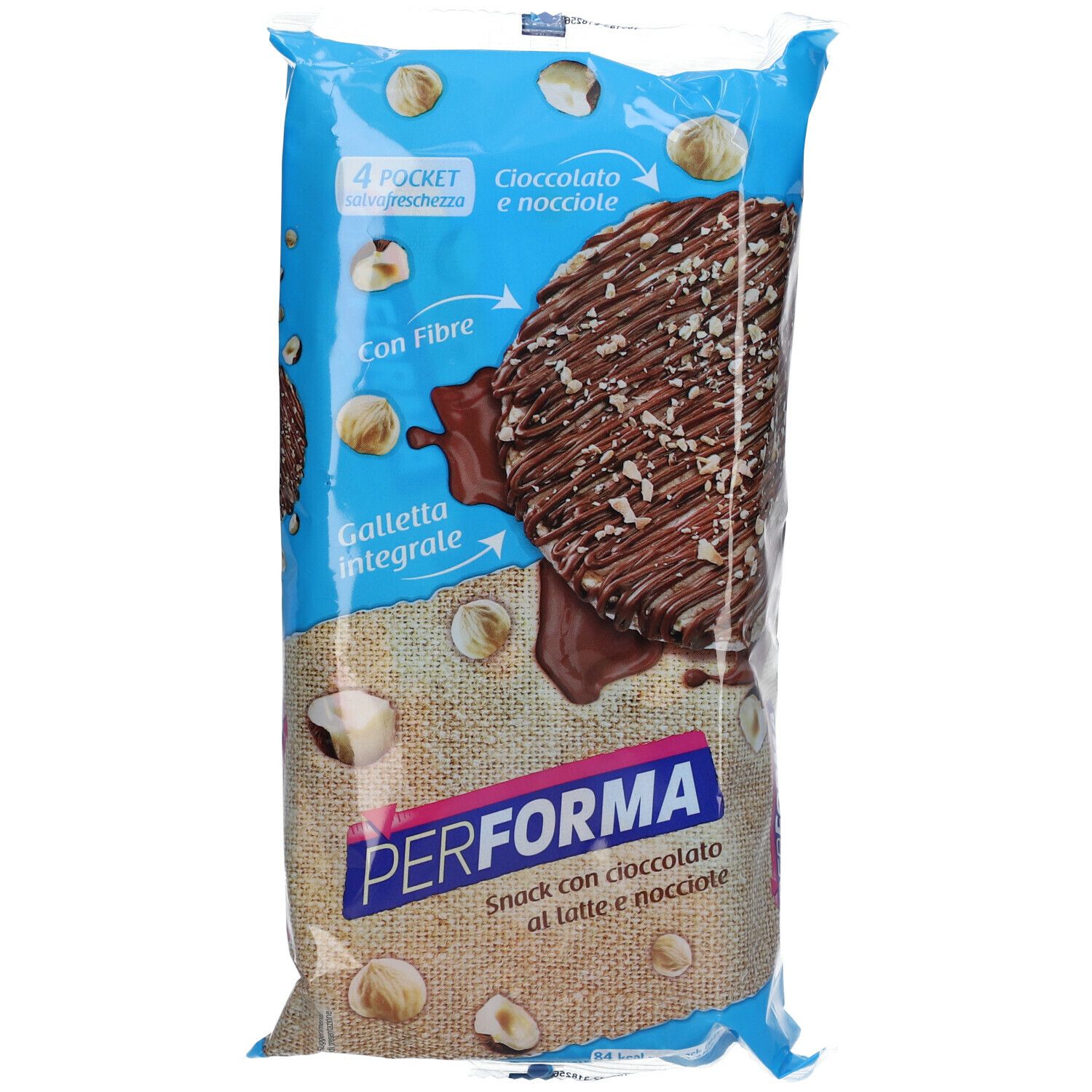 Confezione snack. Pellicola blu con immagine prodotto, nocciole e scaglie di cioccolato. Testo: PERFORMA, Snack con cioccolato.