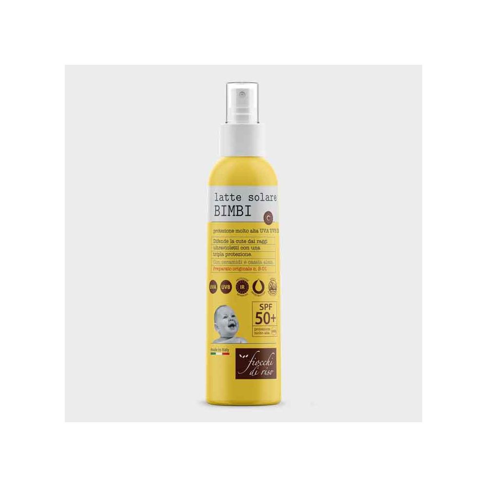 Flacone giallo con vaporizzatore. Scritta: Latte Solare Bimbi, SPF 50+. Logo Fiocchi di Riso.