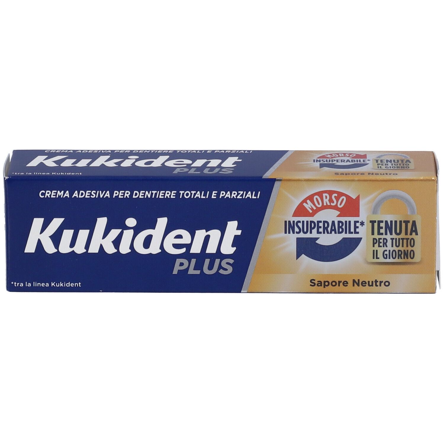 Kukident PLUS-Packung. Blaue Schachtel mit Produktnamen und Logo. Goldfarbener Bereich mit Text und Logo.
