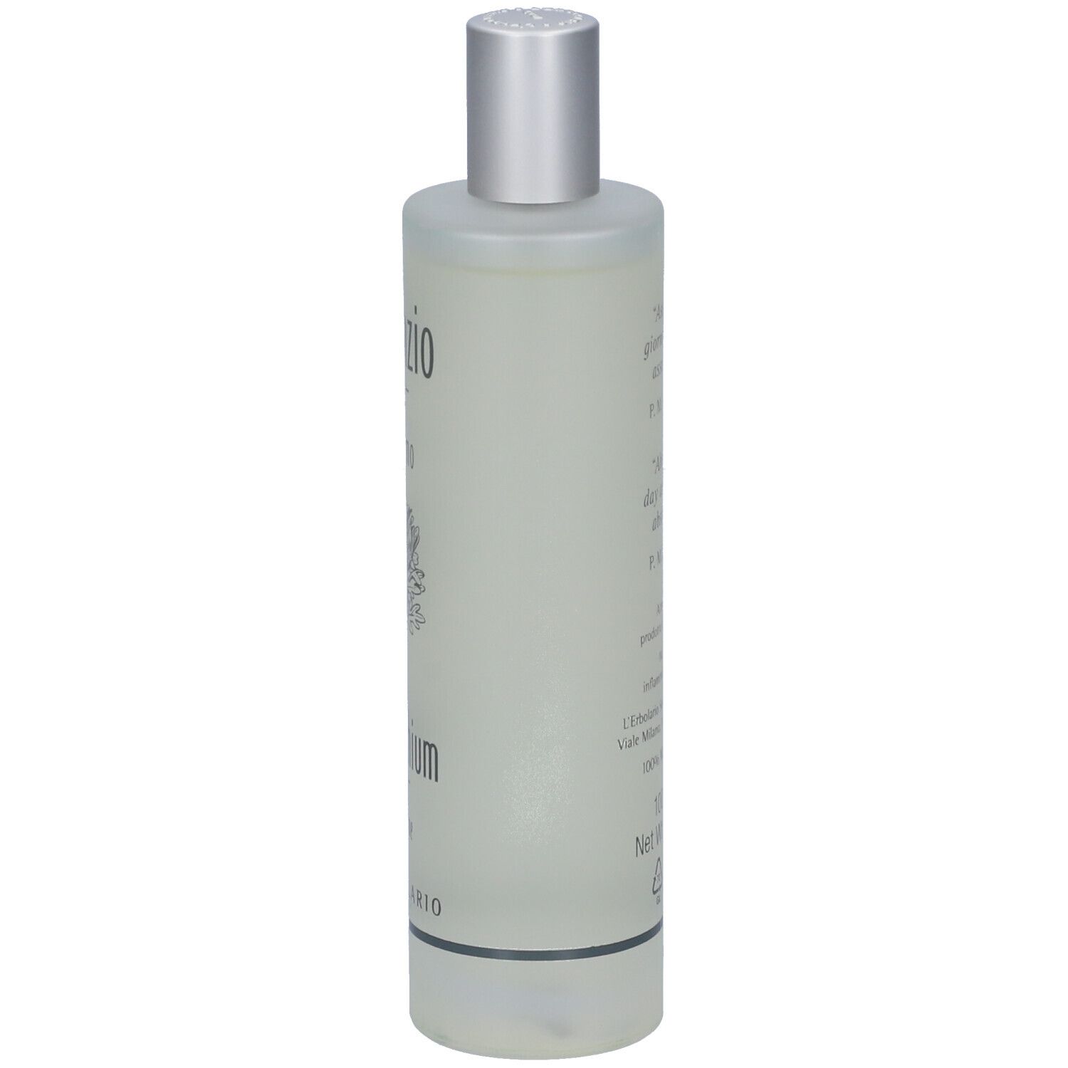 Klare Flüssigkeit in einer durchsichtigen Flasche mit silbernem Verschluss. Etikett mit Text und floralem Muster.
