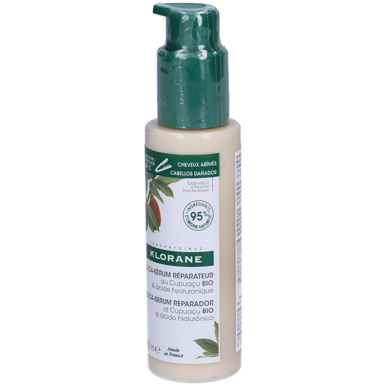 Flacone con erogatore verde. Nome del prodotto e logo sull'etichetta. 95% ingredienti naturali.