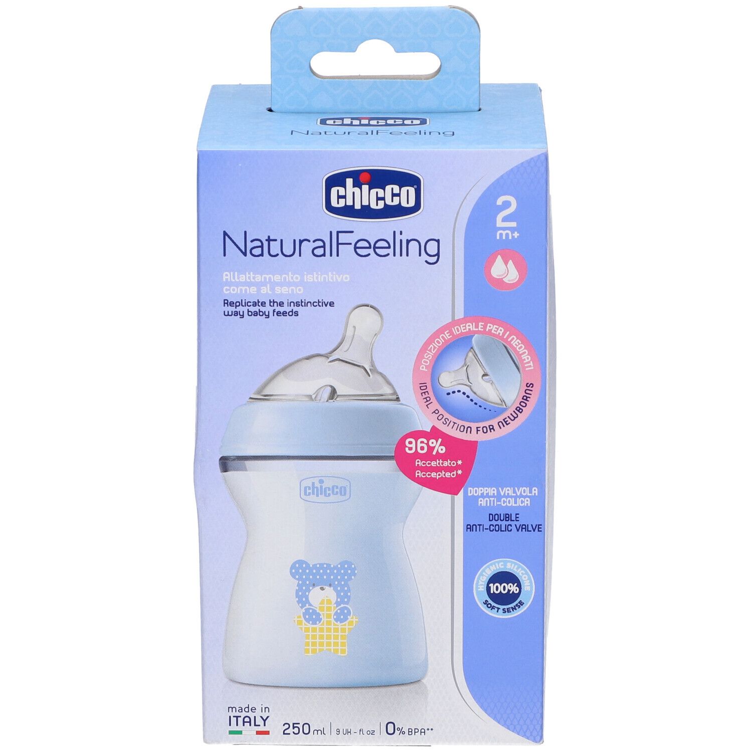 Biberon in confezione. Chicco NaturalFeeling. Bottiglia blu, cappuccio trasparente. 250ml, 2m+.