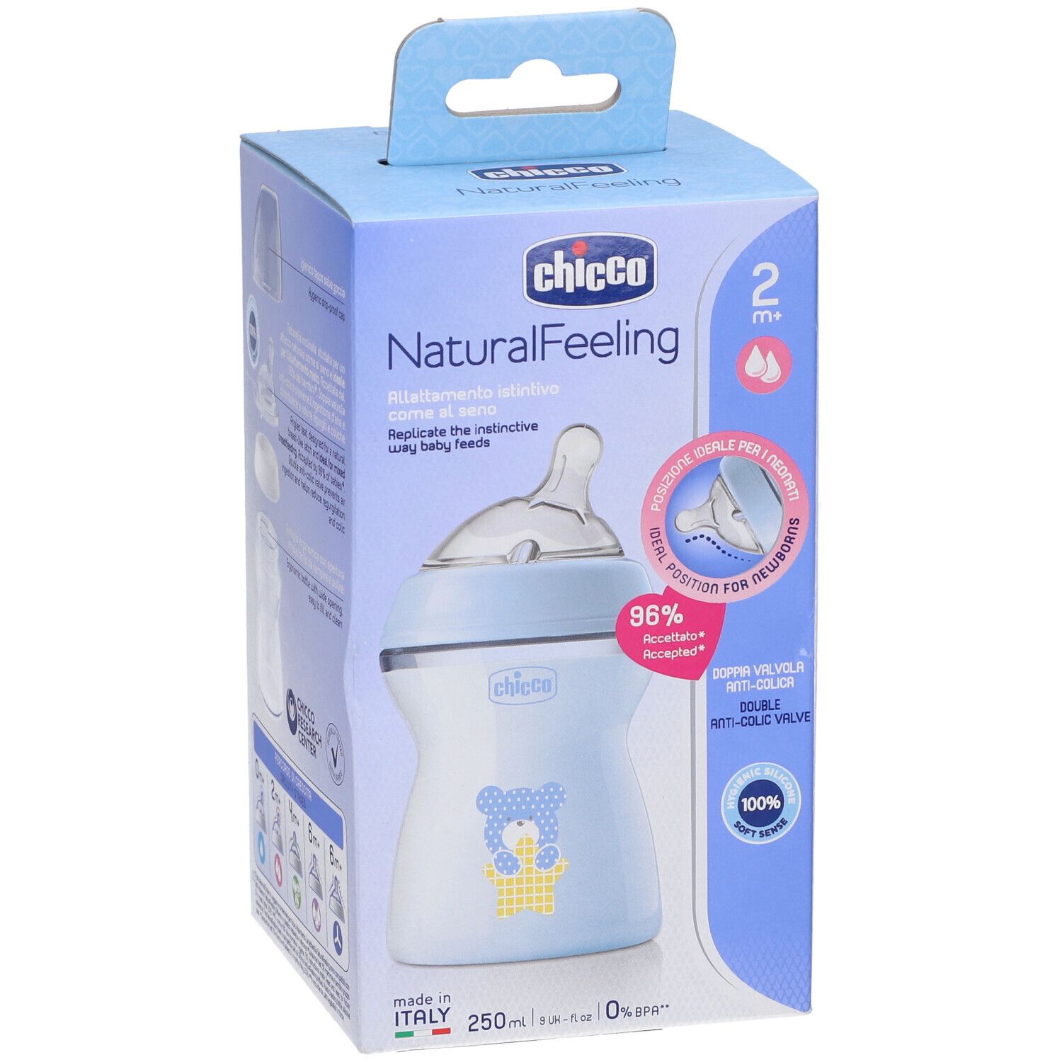 Biberon in confezione. Chicco NaturalFeeling. Bottiglia blu, cappuccio trasparente. 250ml, 2m+.
