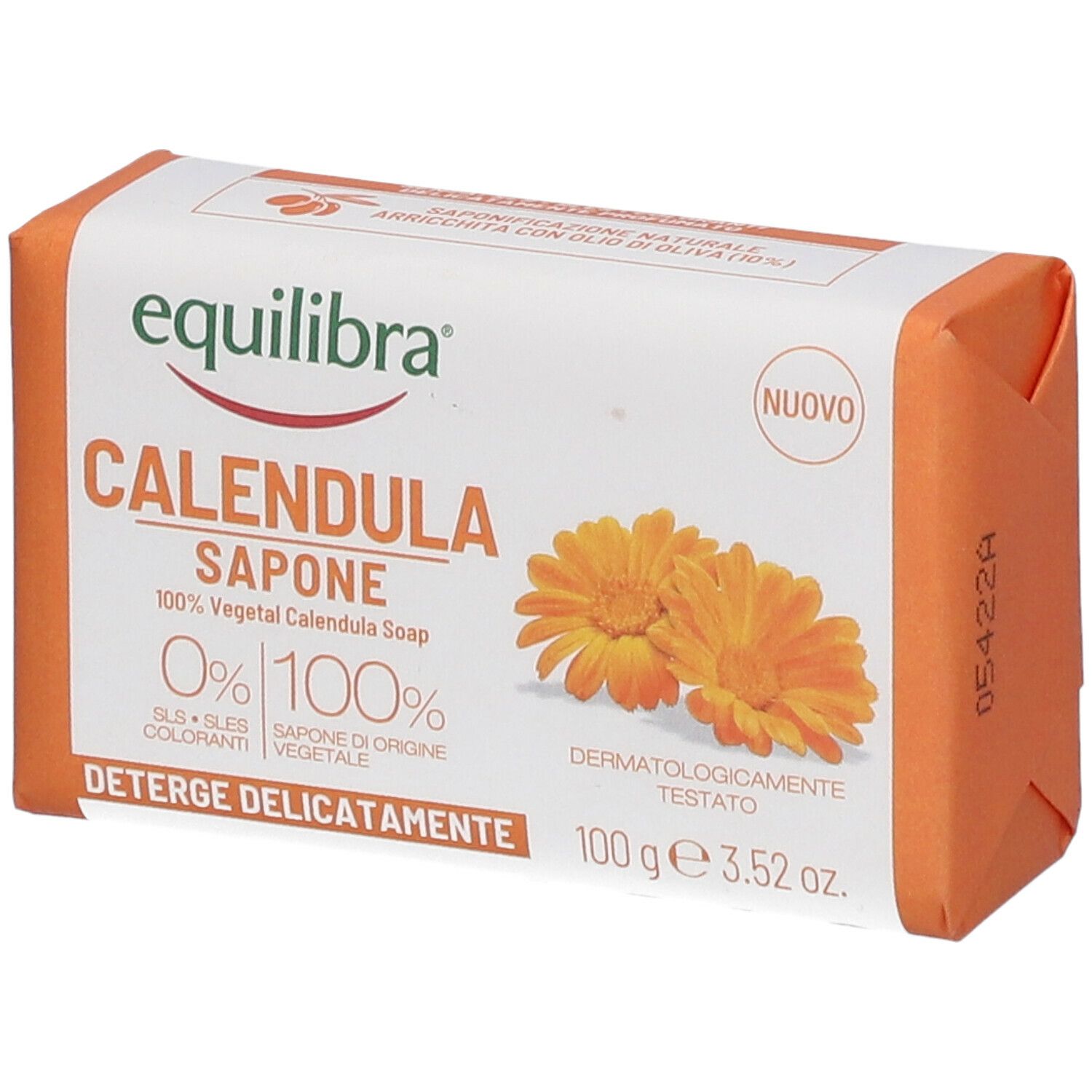 Sapone confezionato con 'equilibra' e 'CALENDULA SAPONE'. Confezione arancione, testo bianco e illustrazioni floreali.