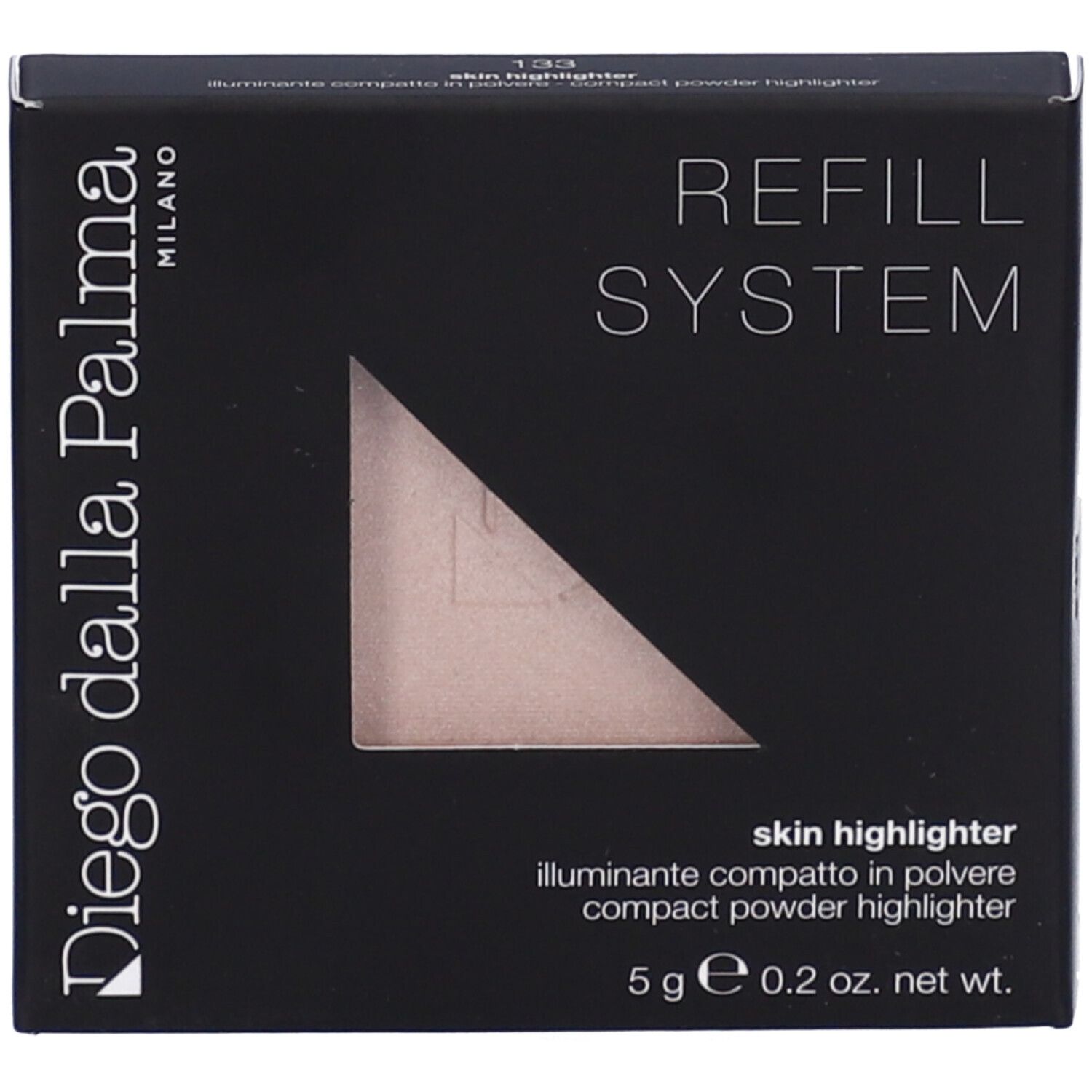 Highlighter compatto in polvere. Confezione nera con immagine del prodotto. Testo: "REFILL SYSTEM", "skin highlighter", "5 g e 0.2 oz. net wt."