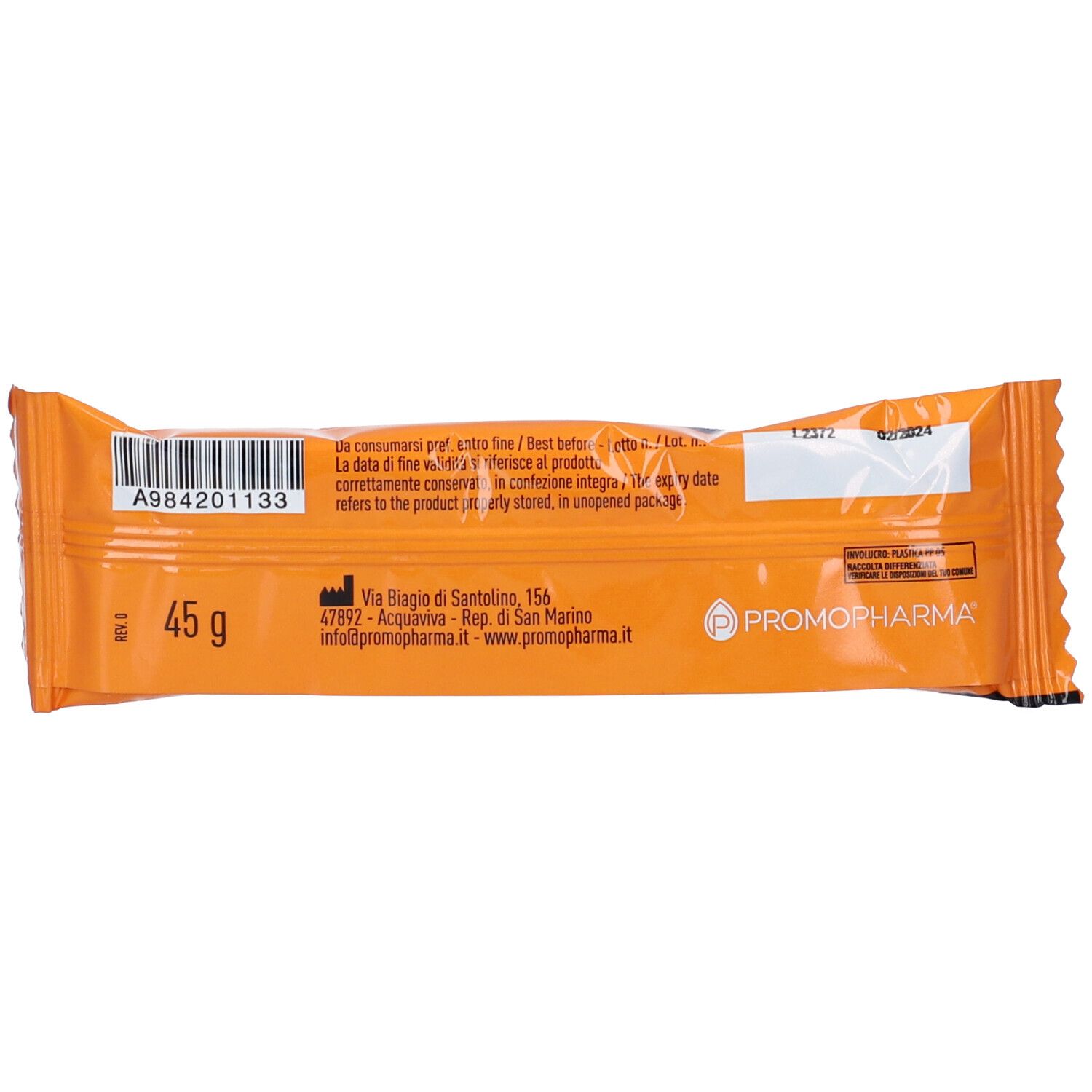 Retro della barretta proteica. Confezione arancione con codice a barre e testo. Peso: 45 g. Informazioni produttore.