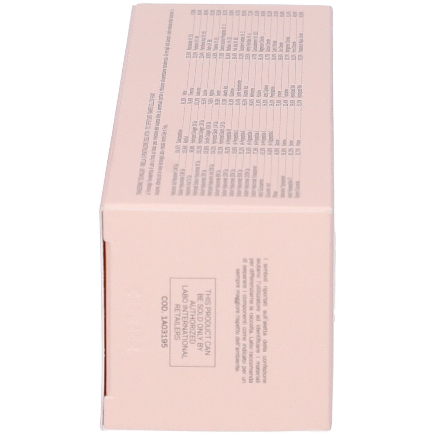 Confezione rosa, in diagonale. Stampa: Fillerina 12 Biorevitalizing Double Filler. Testo e informazioni prodotto.