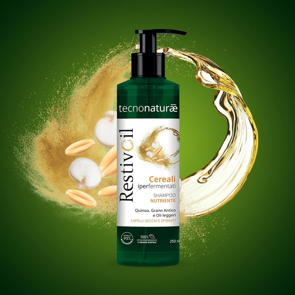 Grüne Shampoo-Flasche mit schwarzem Spender, umgeben von dekorativen Elementen.