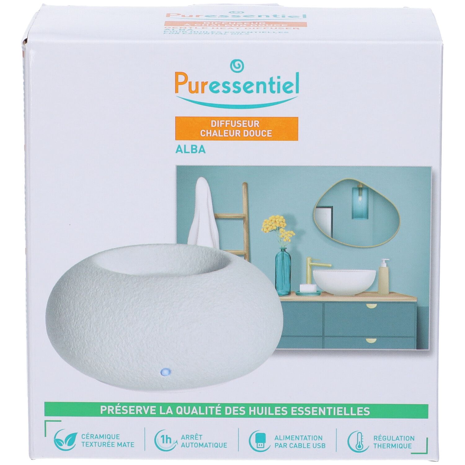 Confezione con diffusore ovale bianco. Logo e nome del prodotto sulla confezione. Sfondo: bagno.