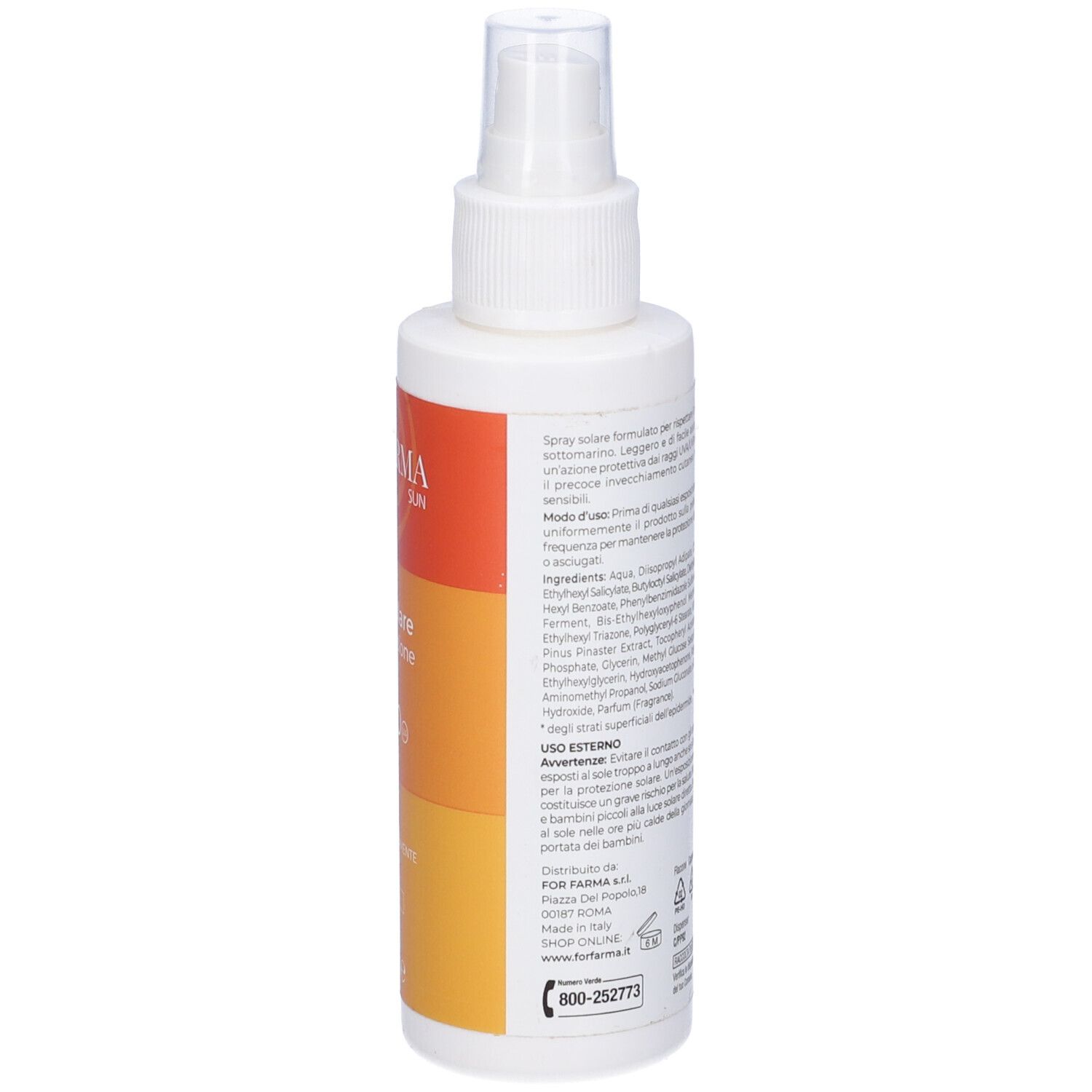 Flacone spray solare. Bottiglia bianca con testo ed etichetta. Vista posteriore con ingredienti e contatti.