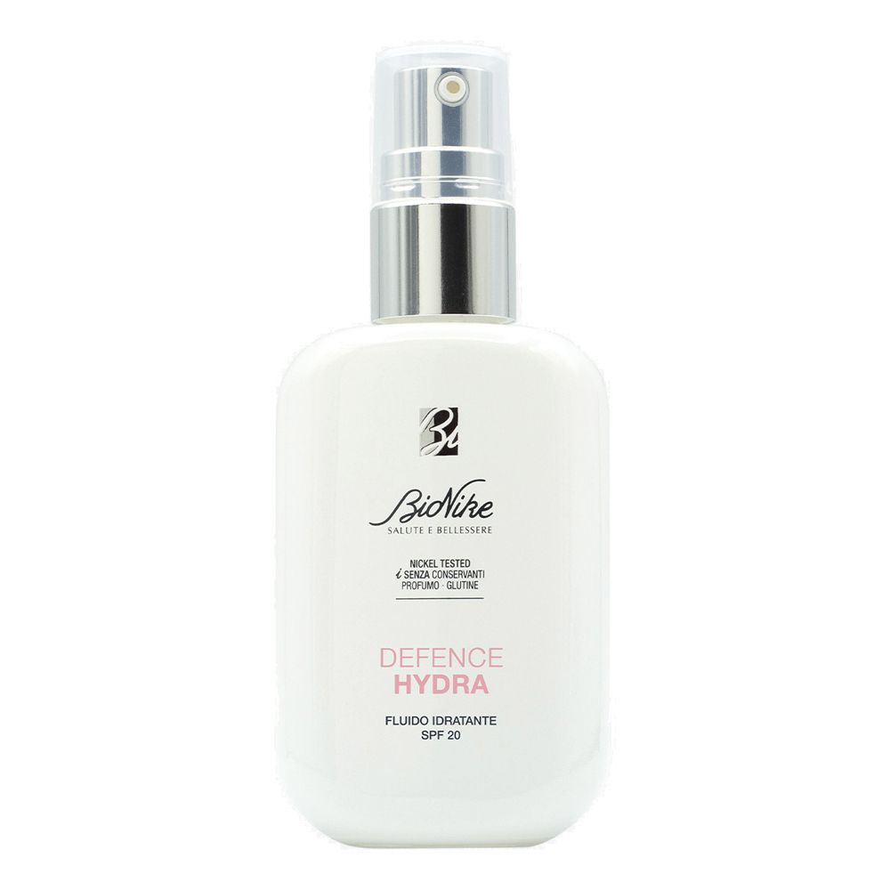 Flacone bianco con vaporizzatore. Scritta: Defence Hydra Fluido, SPF 20. Marchio Bionike.