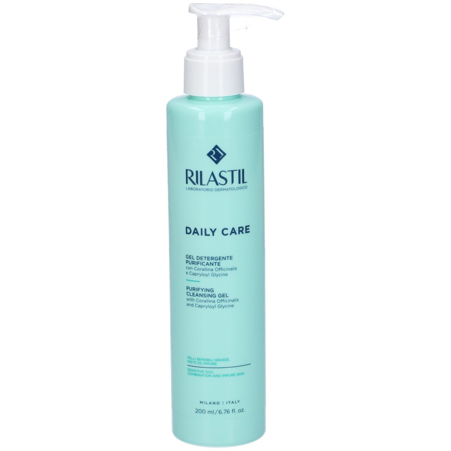 Türkisgrüne Flasche mit weißem Pumpkopf. Aufschrift: Rilastil, Daily Care, Gel Detergente Purificante.