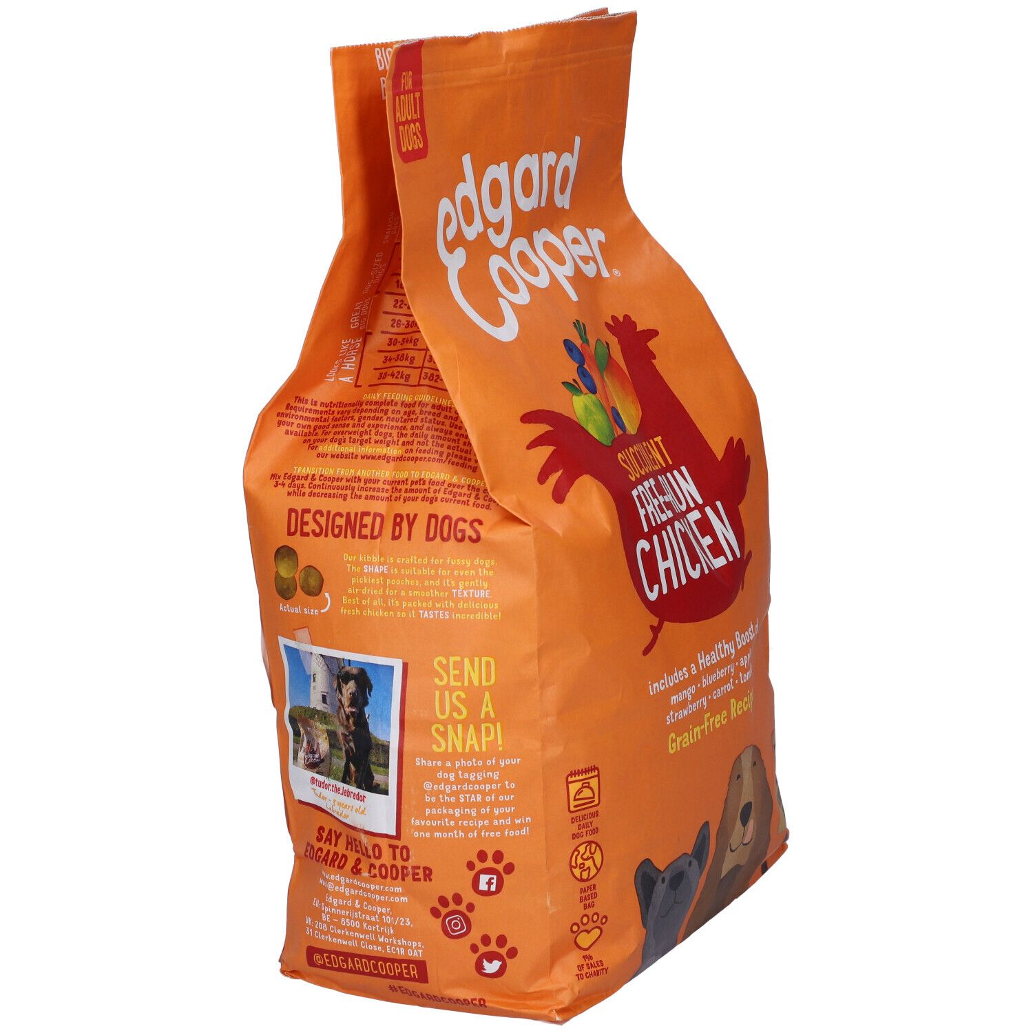 Sacchetto arancione di cibo per cani. Scritta: Edgard & Cooper, Succulent Free-Run Chicken. Retro con testo e loghi. Per cani adulti.