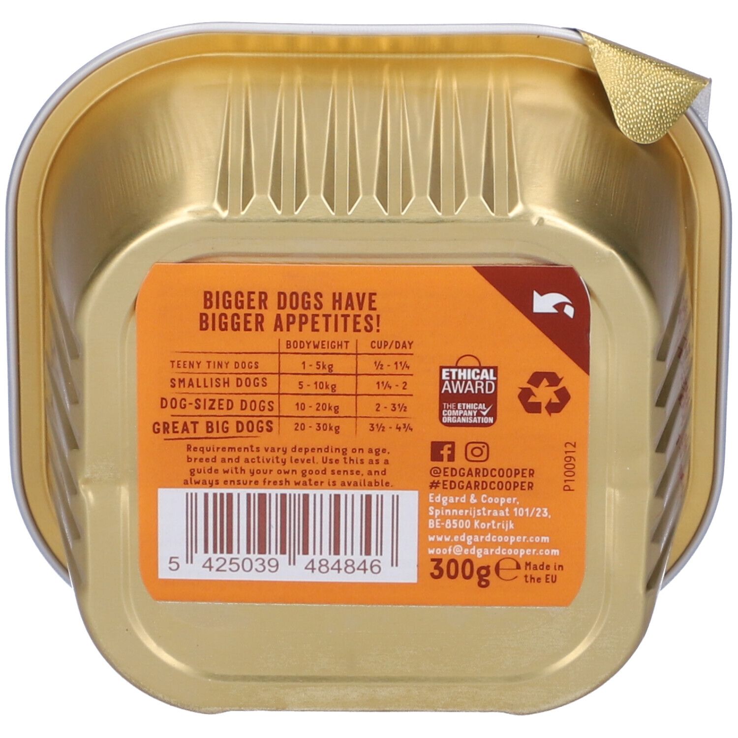 Retro della vaschetta di cibo per cani. Etichetta con informazioni nutrizionali e ingredienti. 300g.