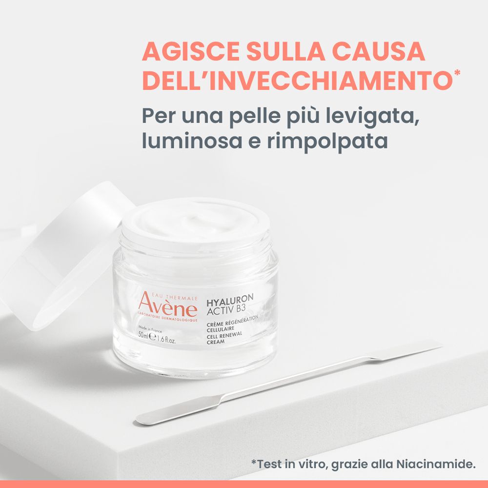 Vasetto di vetro con crema e spatola. Scritta: Avène, Hyaluron Activ B3, 50 ml.