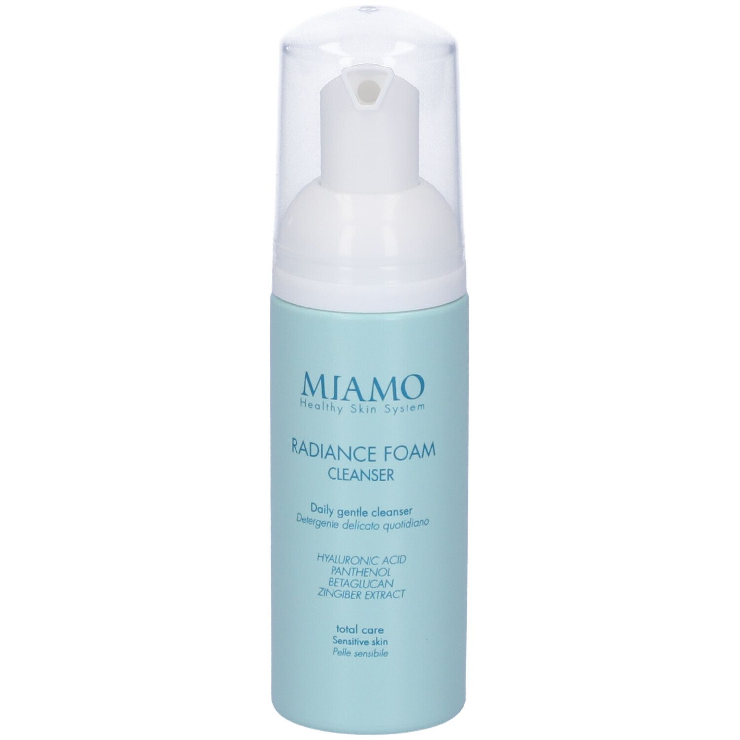 Flacone azzurro con erogatore bianco. Scritto: Miamo, Radiance Foam Cleanser. Contiene acido ialuronico, pantenolo e zenzero.