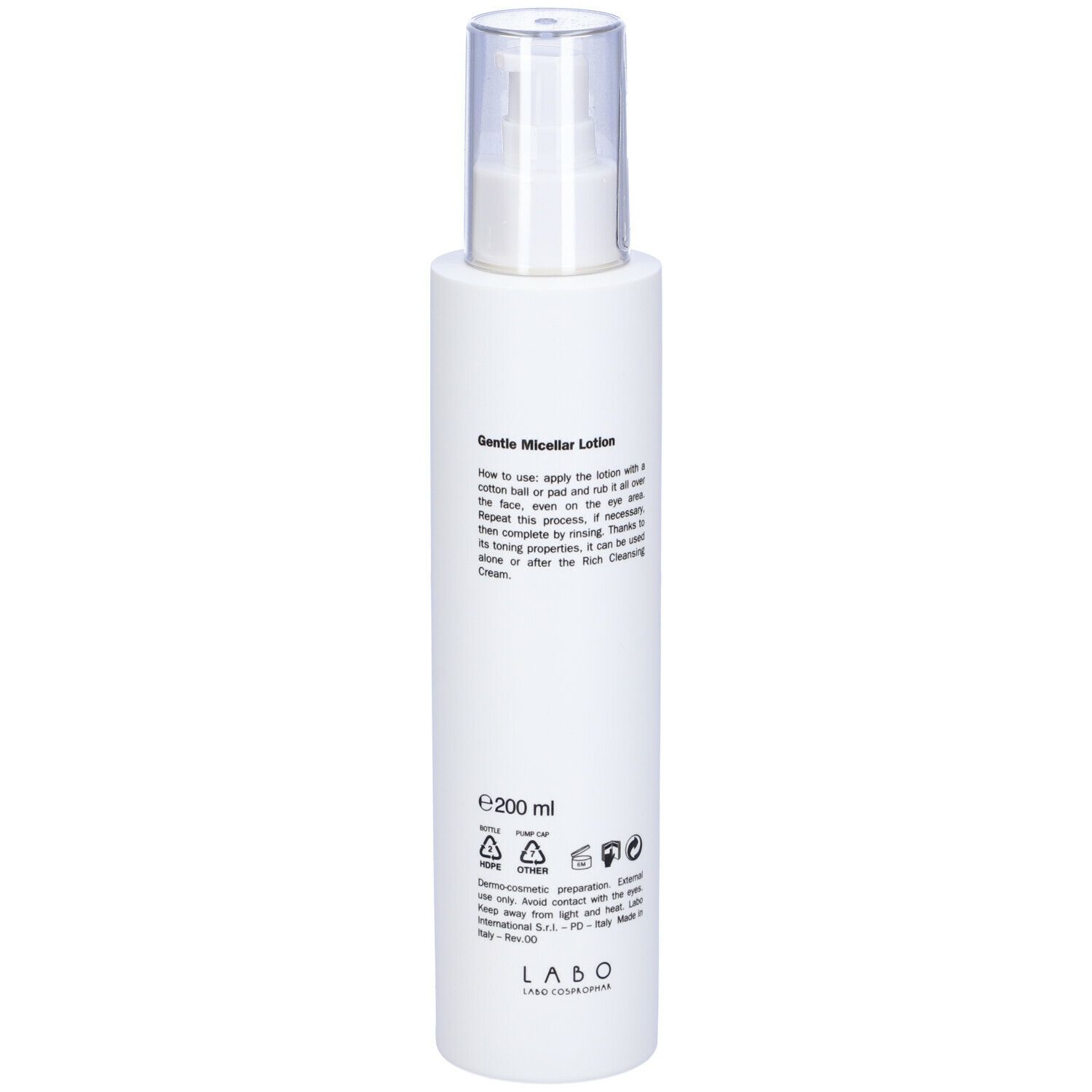 Flacone bianco con erogatore a spruzzo. Scritta Fillerina. Testo per l'uso. Loghi e testo sul flacone.