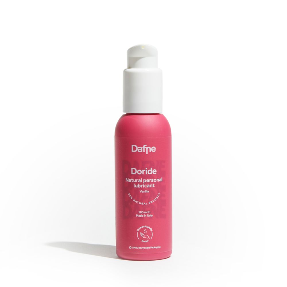 Flacone rosa con dispenser bianco. Scritta: Dafne Doride Natural personal lubricant Vaniglia.