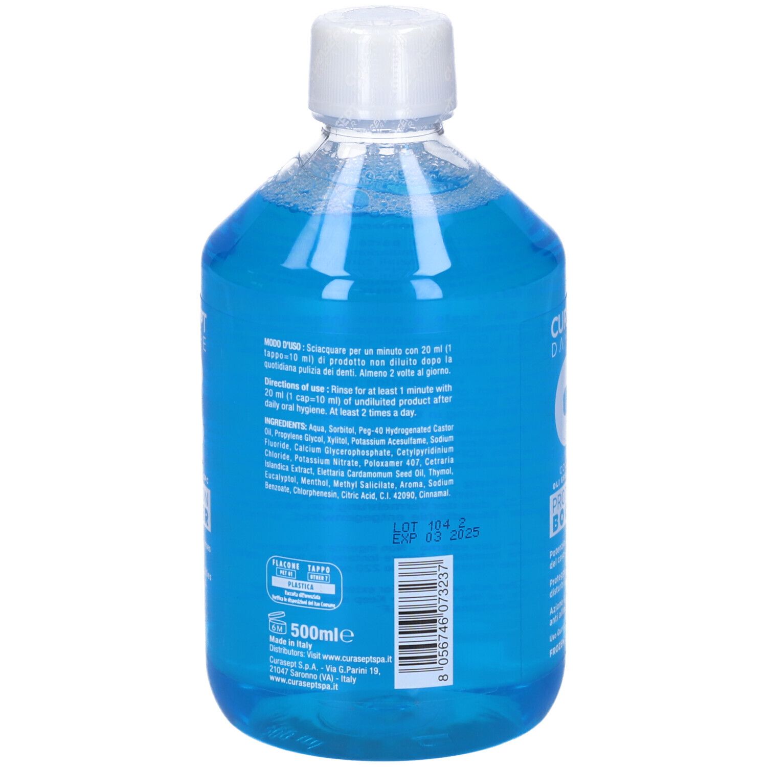 Retro della bottiglia di collutorio. Testo multilingue. Informazioni su uso, ingredienti e volume 500ml.