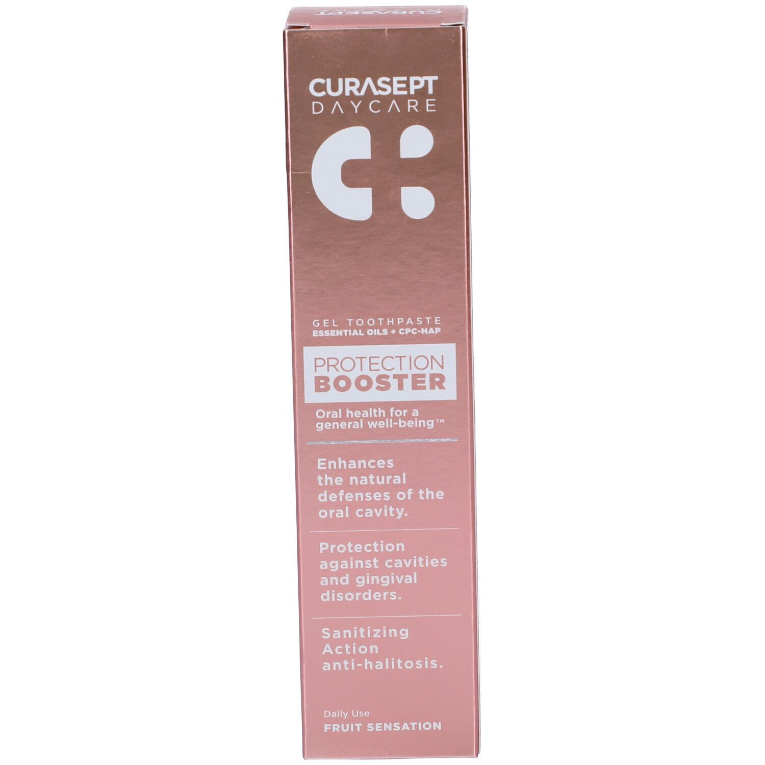Scatola rosa con nome e testo del prodotto. Scritte: CURASEPT DAYCARE, PROTECTION BOOSTER, Fruit Sensation.