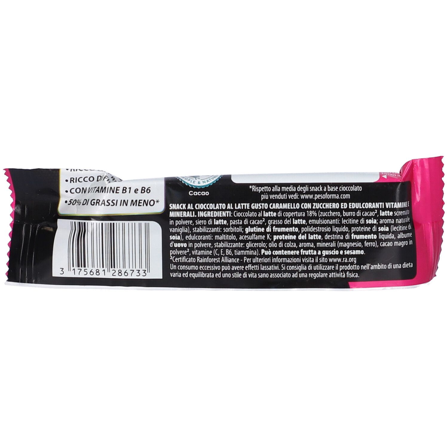 Retro della confezione della barretta proteica. Sfondo nero con testo e codice a barre. Accenti rosa. Elenco ingredienti e informazioni nutrizionali.