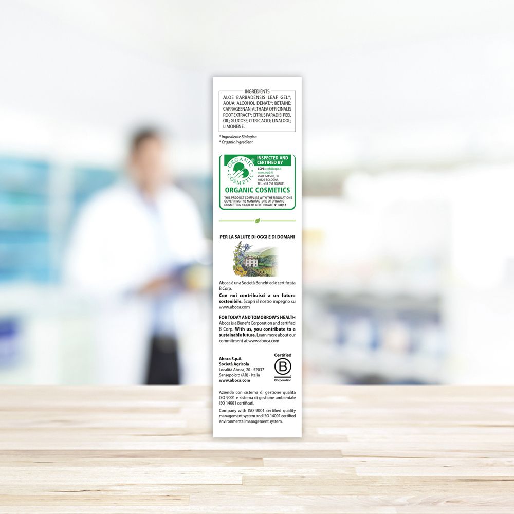 Rückseite der Aboca Aloe Vera BioGel-Verpackung. Text: Inhaltsstoffe, Organic Cosmetics-Zertifizierung, Aboca-Logo, B-Corp-Logo.