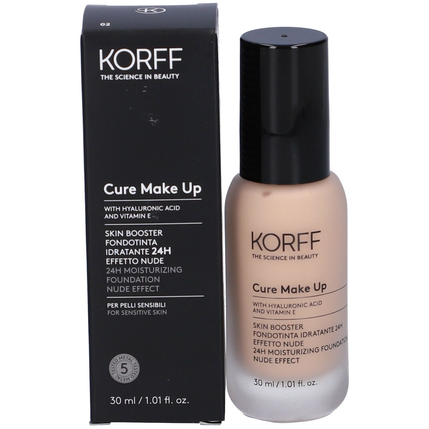 Flacone di fondotinta e scatola. Scritte: KORFF, Cure Make Up, Skin Booster, 30 ml. Per pelli sensibili.