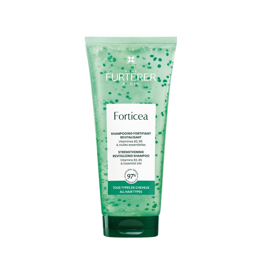 Tubo verde di shampoo. Testo: Forticea, Shampoo fortificante rivitalizzante. Per tutti i tipi di capelli. 97% ingredienti naturali.