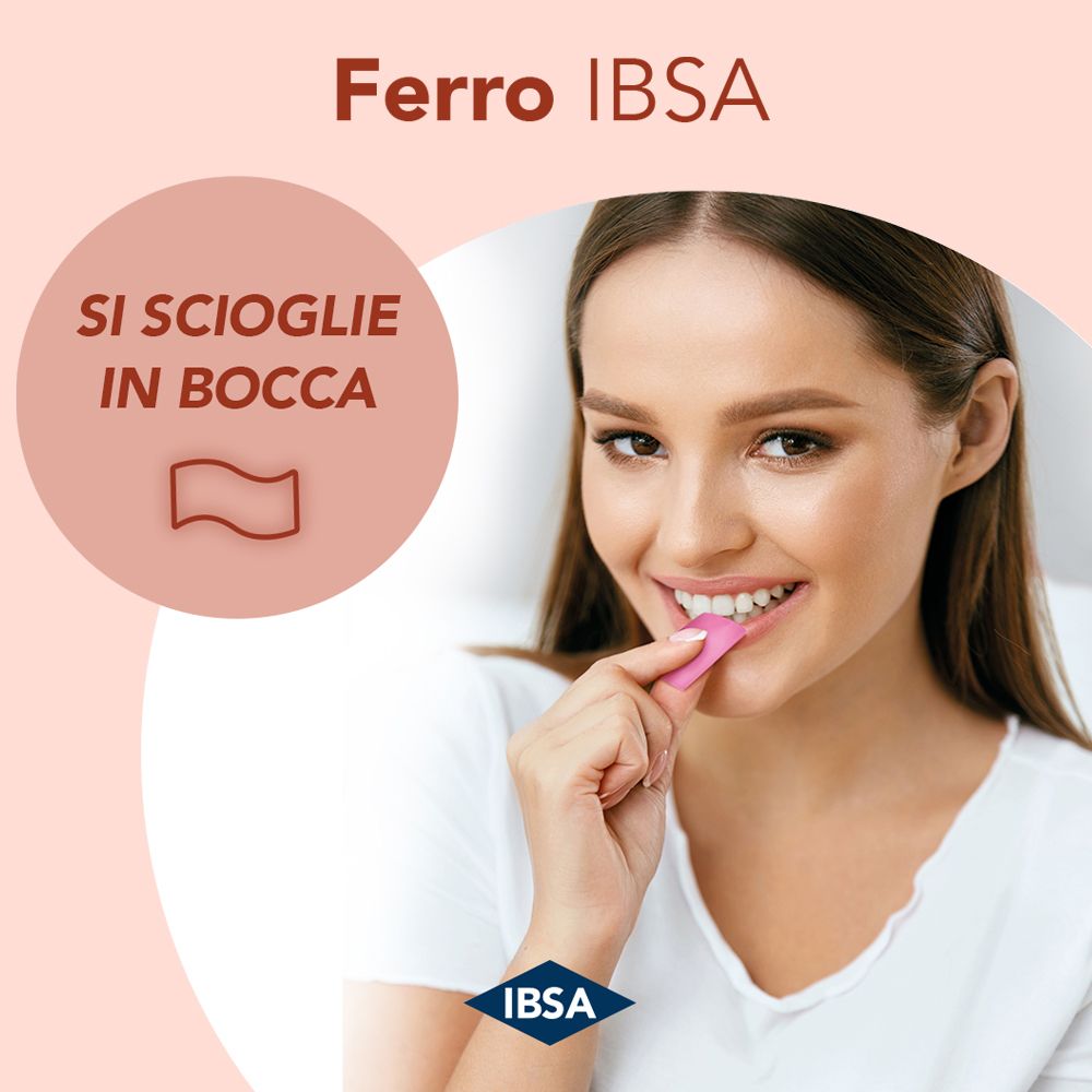 Donna che assume un film IBSA Ferro. Il film si scioglie in bocca. Prodotto di colore rosa.