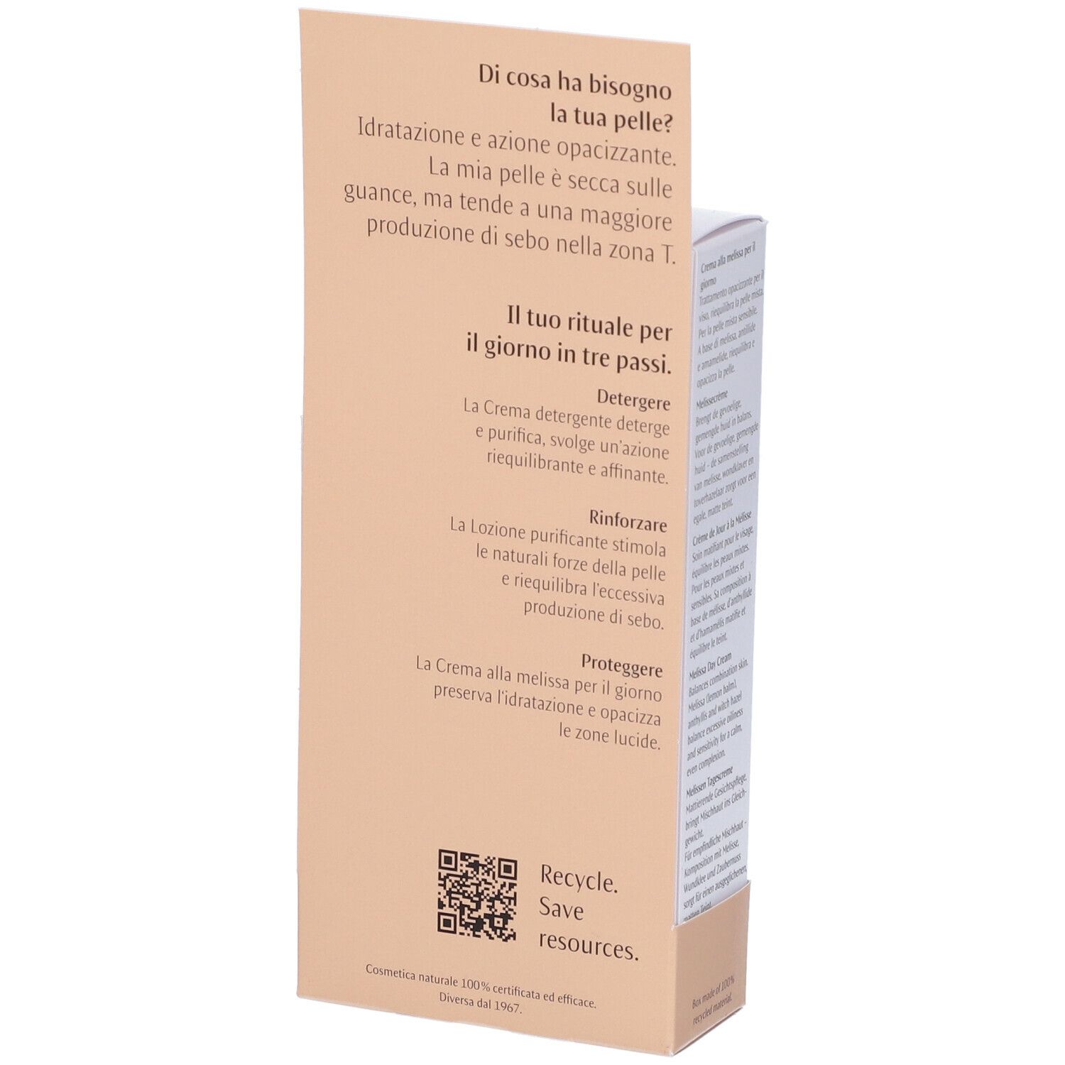 Retro di un espositore con testo in italiano. Codice QR e testo: Recycle. Save resources.