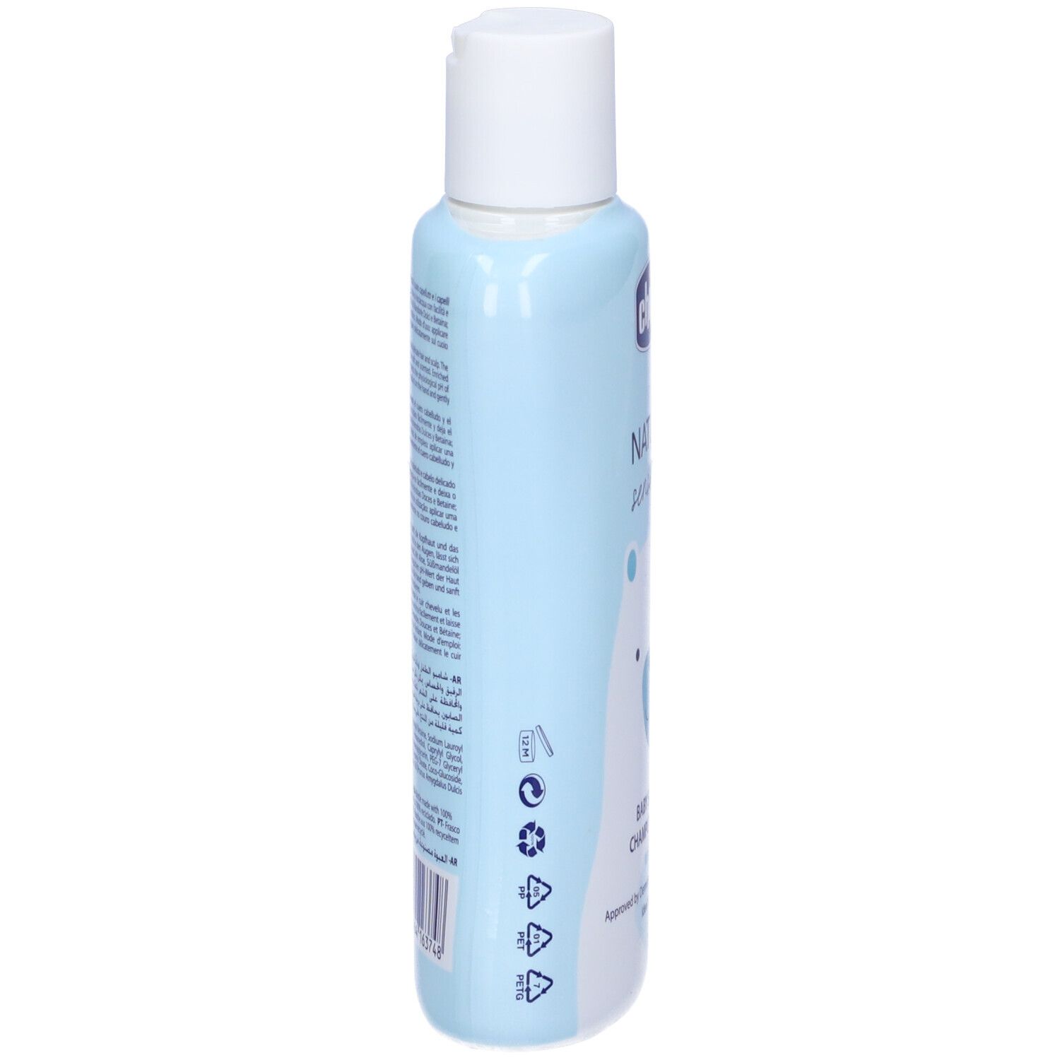 Hellblaue Flasche mit weißem Deckel. Auf der Seite Text und Symbole. Produkt: Chicco Natural Sensation Baby Shampoo.