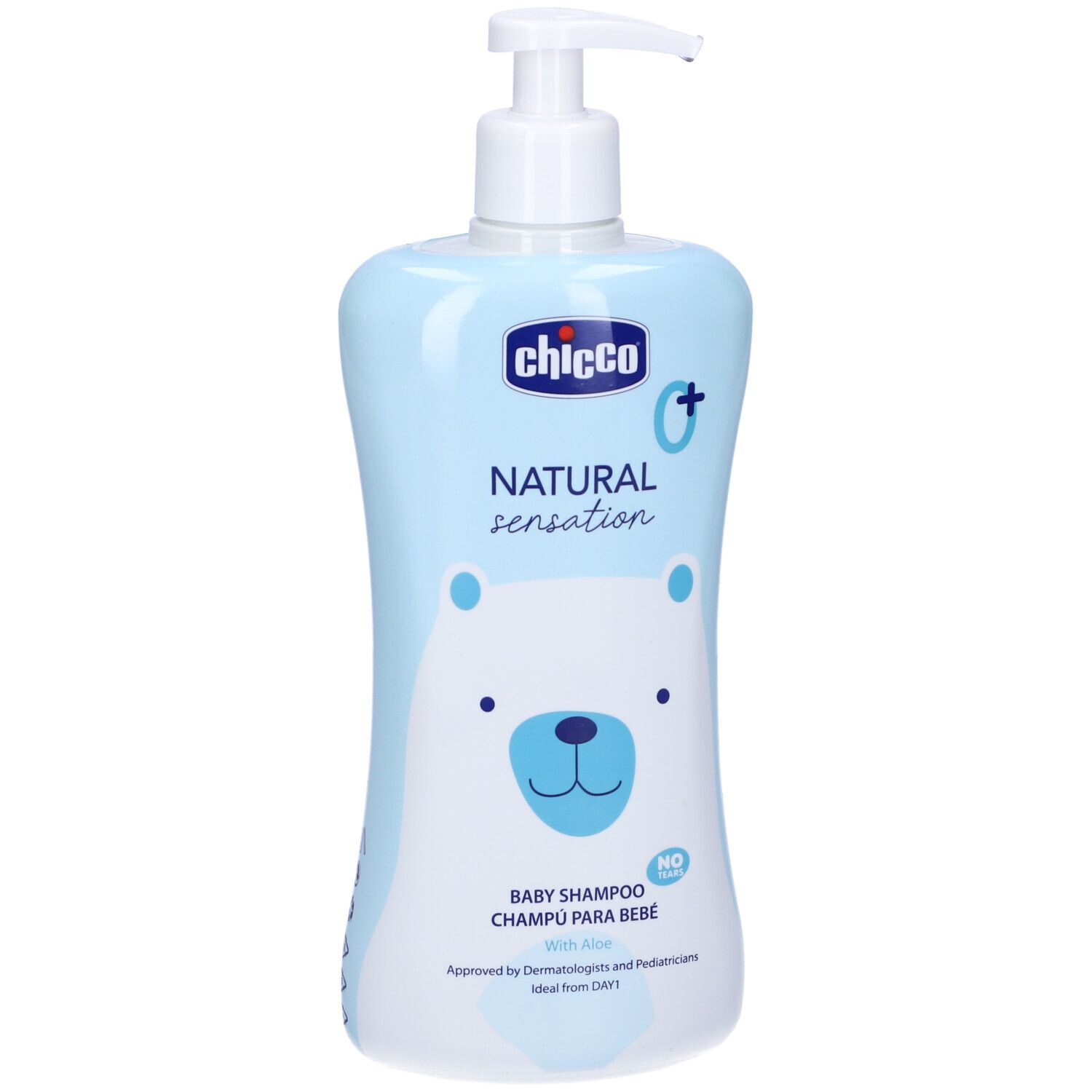 Hellblaue Flasche mit Pumpspender, 'Chicco Natural Sensation Baby Shampoo' Aufschrift und Bärenmotiv.