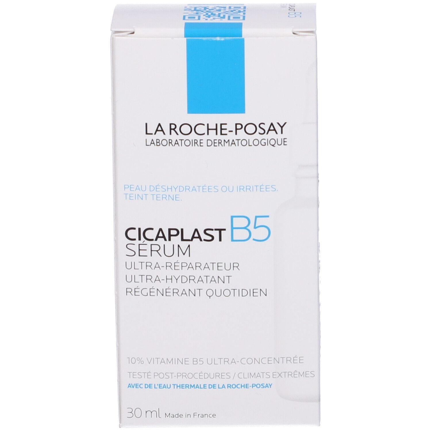 Confezione del prodotto con testo e quadrato blu. Nome del prodotto Cicaplast B5 Serum. Volume: 30 ml.
