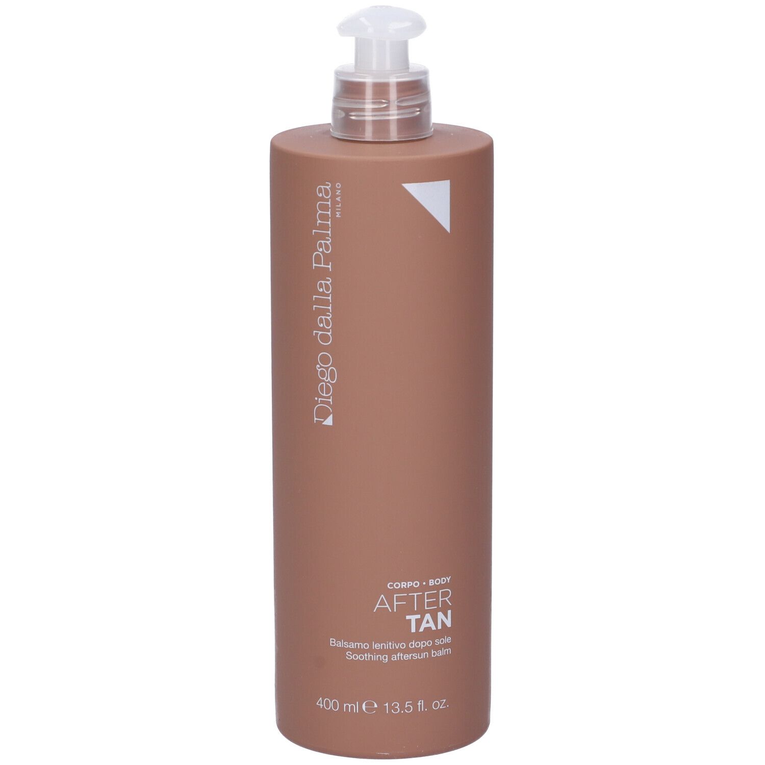Flacone marrone con dosatore. Scritta: AFTER TAN, 400 ml. Marchio: Diego dalla Palma.