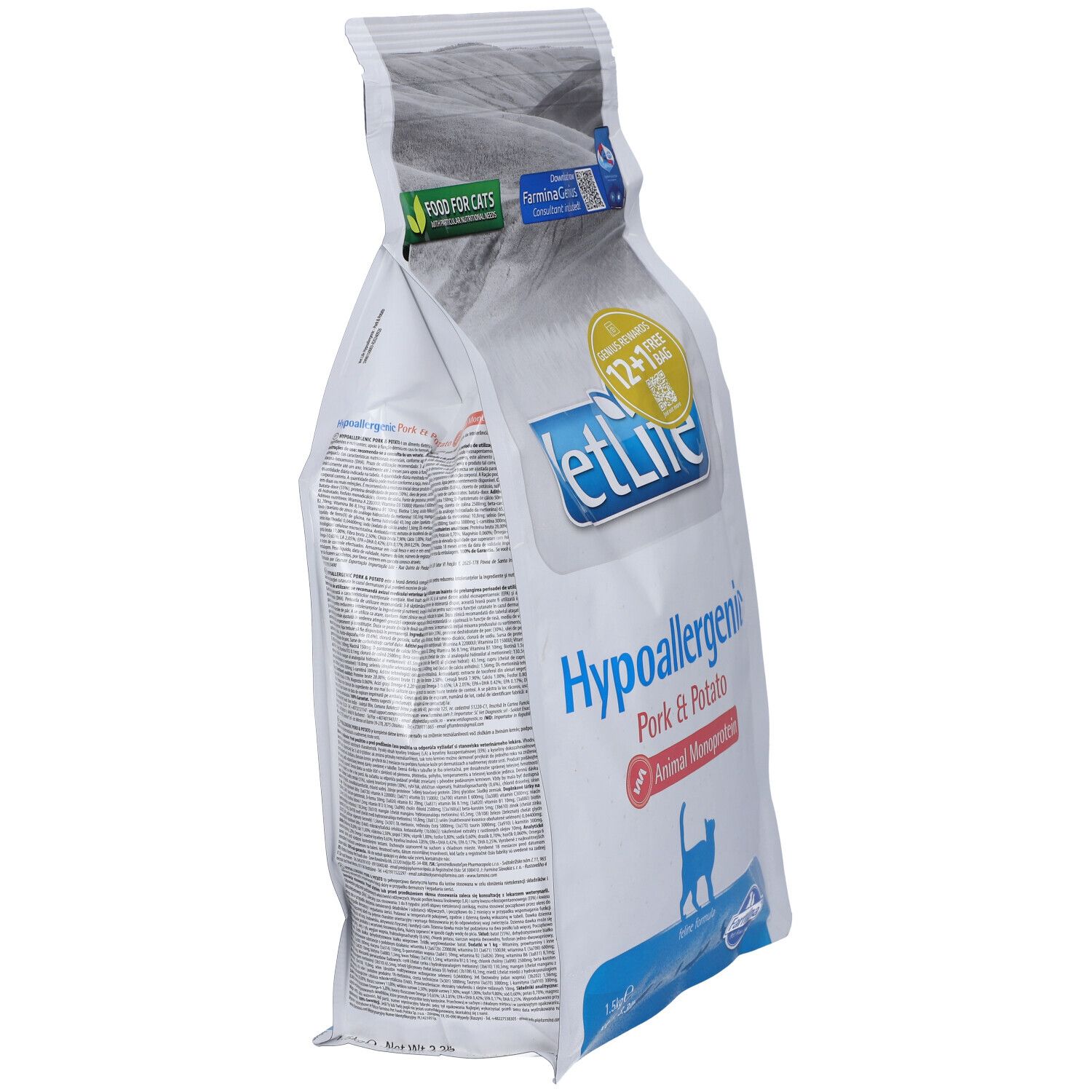 Beutel mit Katzenfutter. Aufschrift: Vet Life Hypoallergenic Pork & Potato. Enthält tierisches Monoprotein. Ansicht von der Seite.