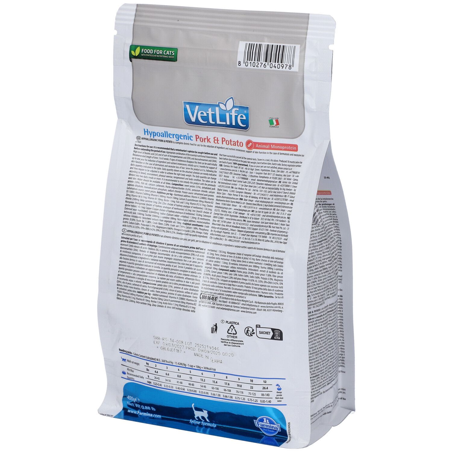 Rückseite eines Beutels mit Trockenfutter. Text: VetLife Hypoallergenic Pork & Potato. Mit Informationen und Logos.