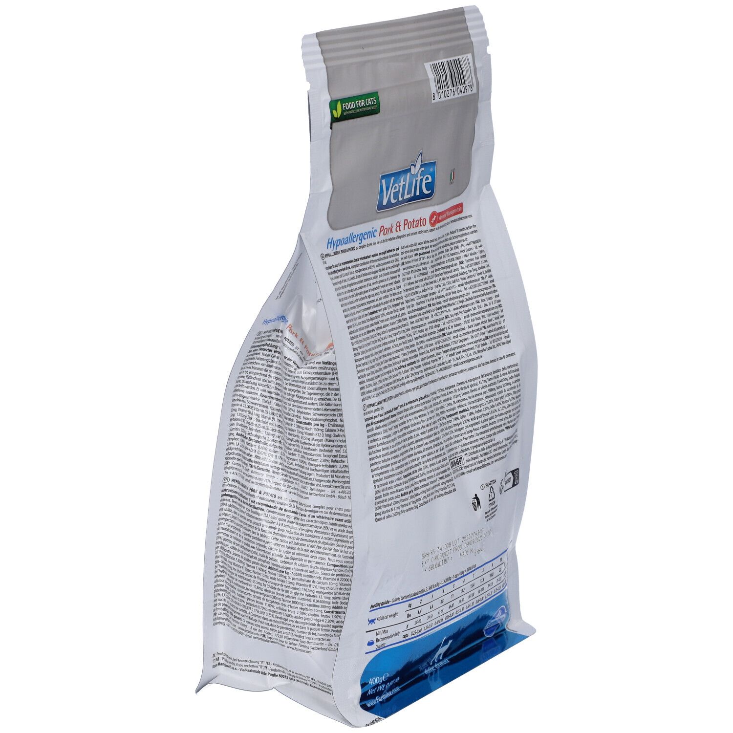 Schräg gestellter Beutel mit Trockenfutter. Text: VetLife Hypoallergenic Pork & Potato. Mit Informationen und Logos.