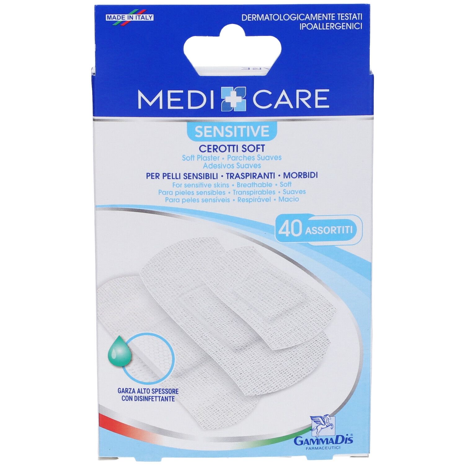 Verpackung mit weißen Pflastern. Aufschrift: Medicare Sensitive Cerotti Soft. 40 Stück. Mit Desinfektionsmittel.