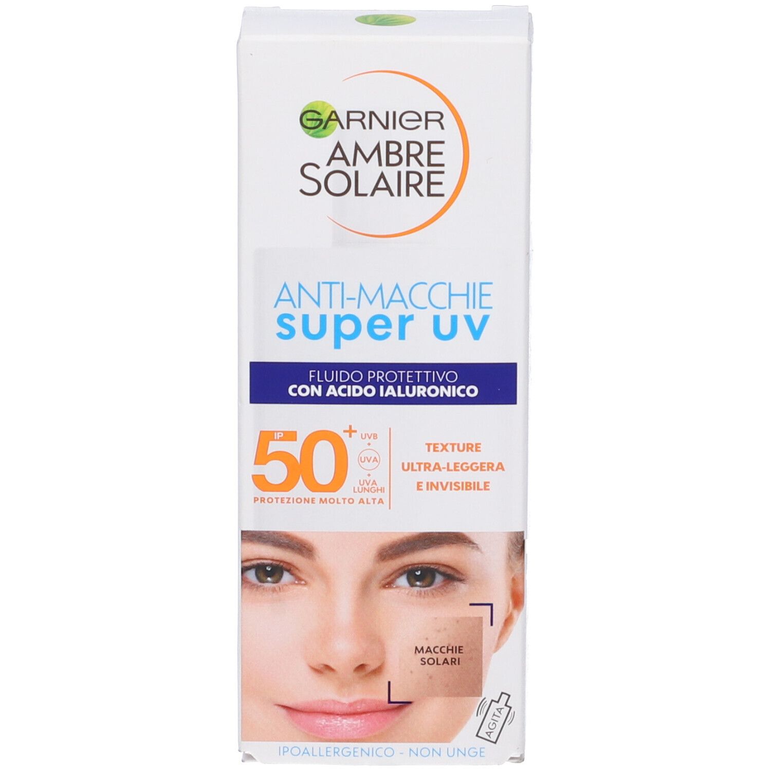 Confezione Garnier Ambre Solaire Super UV Anti-Macchie SPF50+. Volto di donna. Testo in italiano.