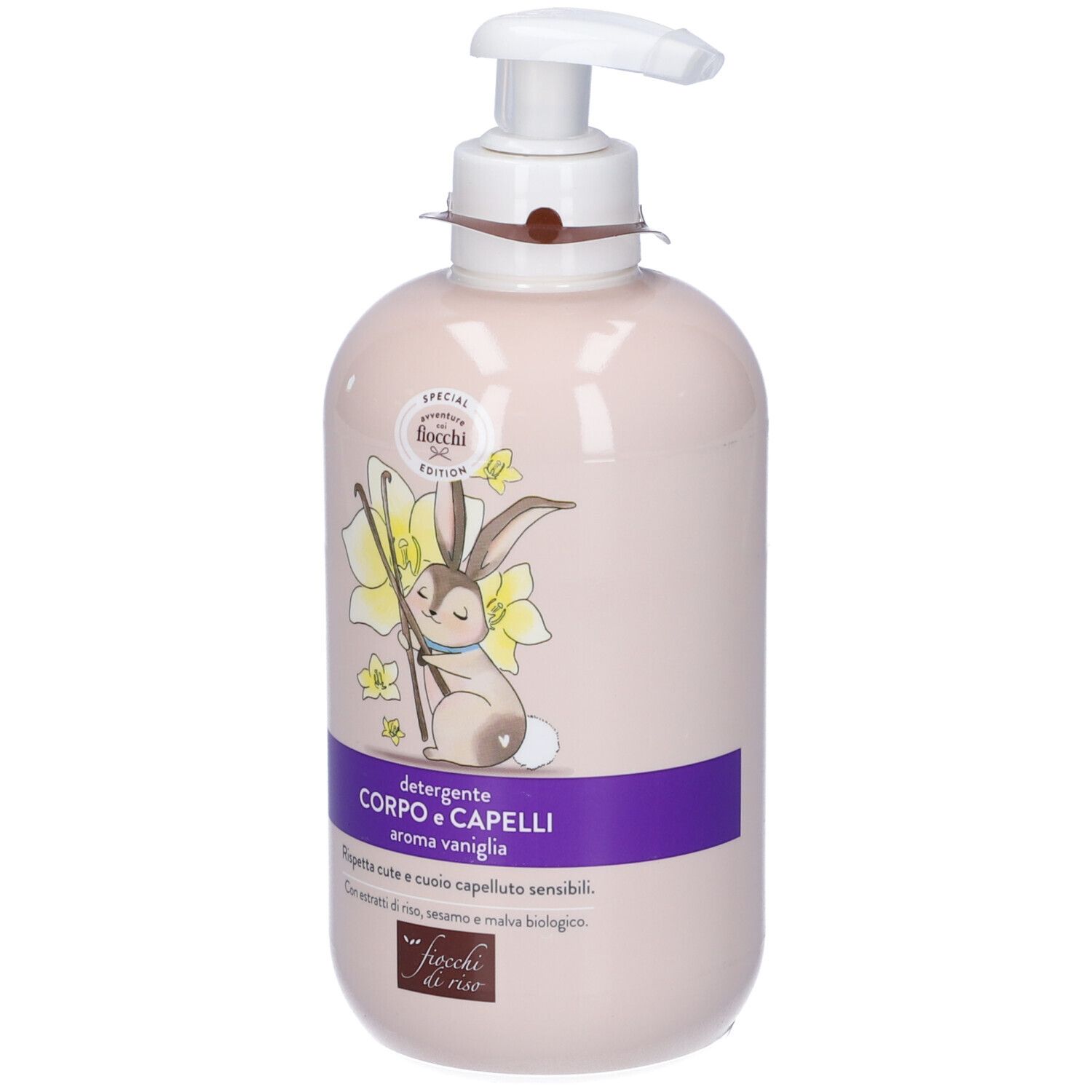 Flacone beige con dosatore. Adesivo con coniglio, fiore e testo. Fascia viola con testo. Etichetta con logo.