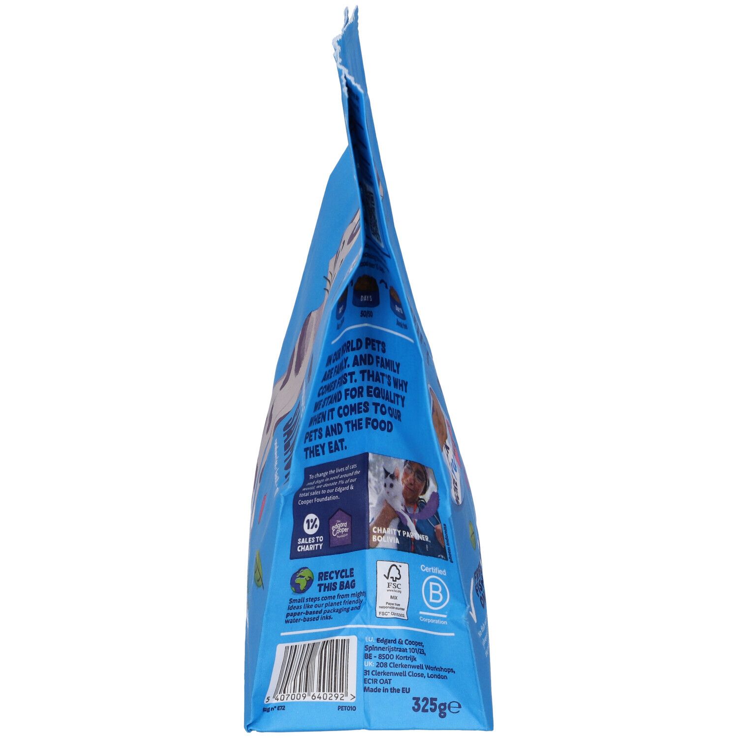 Lato del sacchetto blu. Testo: Recycle this bag. Certificazioni e informazioni.