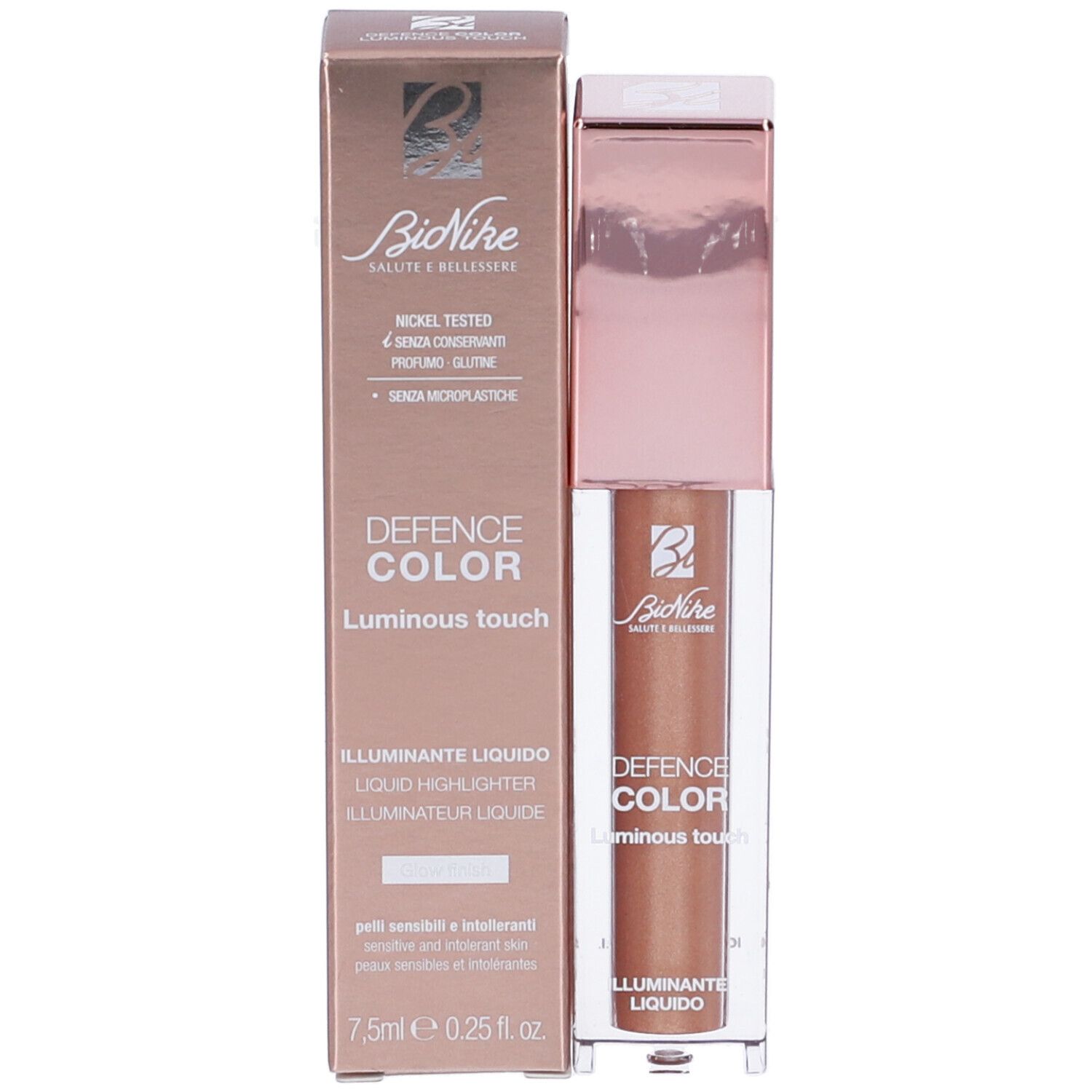 Confezione con illuminante liquido. Scritta: Bionike Defence Color Luminous Touch. Contiene 7,5 ml.