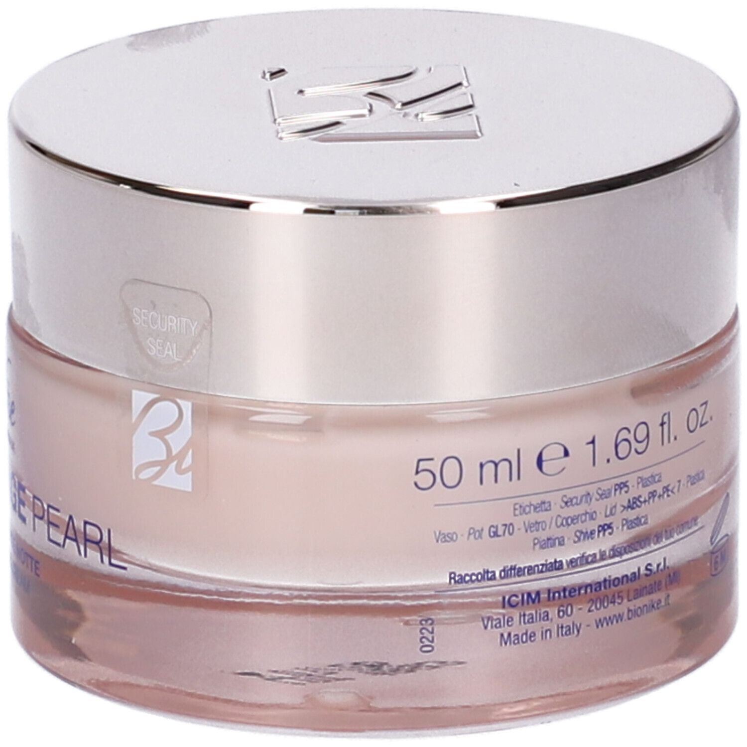 Creme-Glas mit silbernem Deckel. Aufschrift: 50 ml e 1.69 fl. oz. Bionike Defence My Age Pearl. Sicherheitsverschluss.