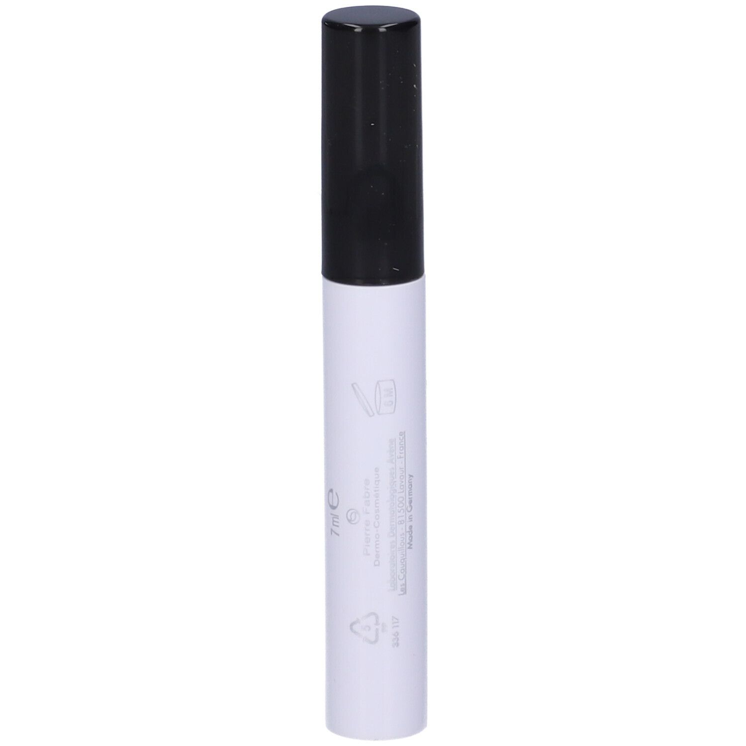 Tubo di mascara bianco con tappo nero. Scritte: 7ml, simboli di riciclaggio.
