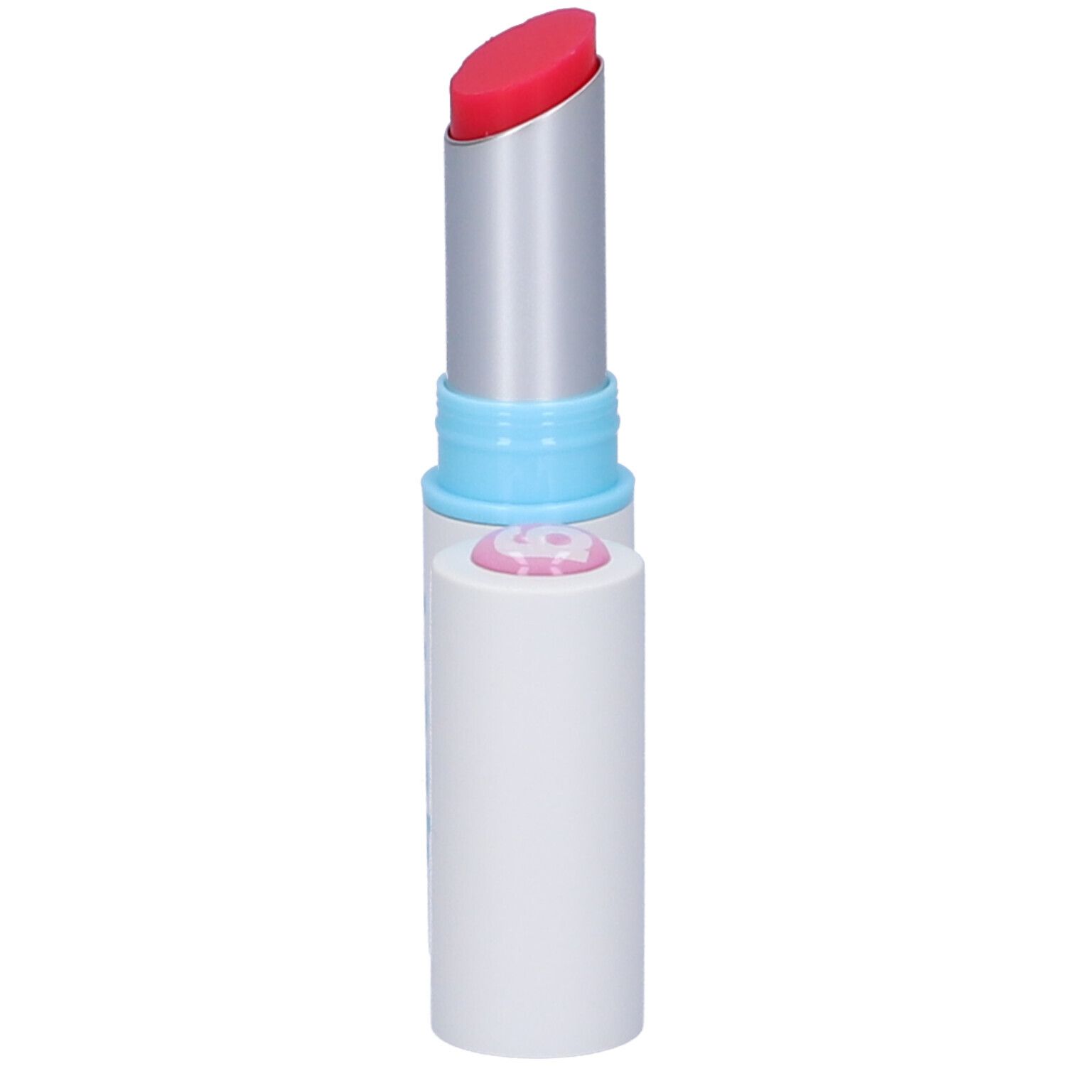 Balsamo labbra rosso, tubo argento, corpo bianco con accento blu. Tappo accanto.