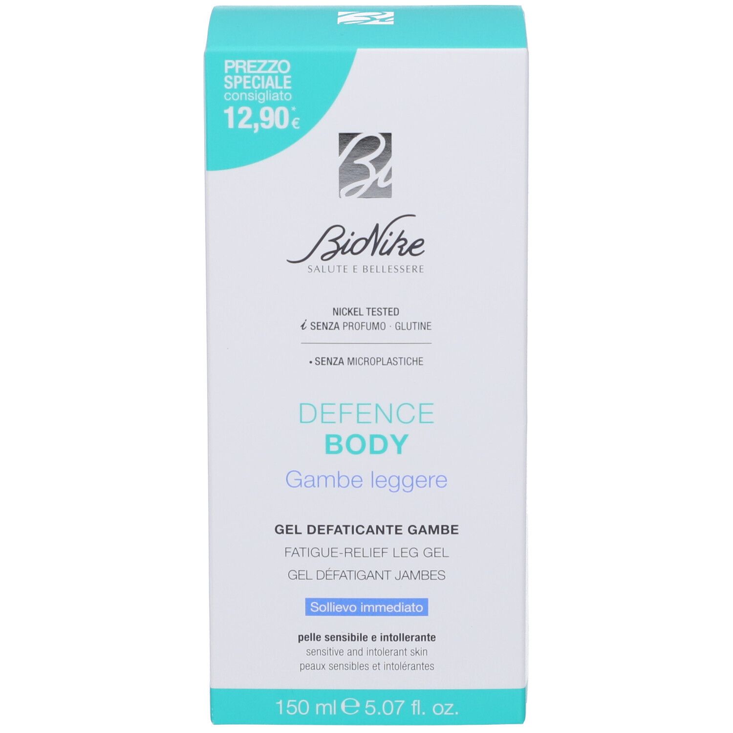 Confezione in cartone. Colori bianco e blu. Nome del prodotto e marchio. Indicazione del prezzo. Informazioni sugli ingredienti e sul produttore.