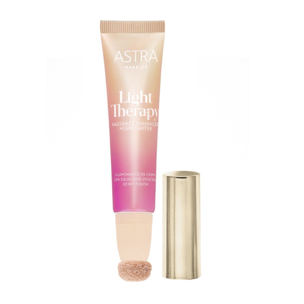 Tubo con applicatore. ASTRA Make-Up Light Therapy. Testo: Radiance Enhancer Highlighter. Tonalità 01.